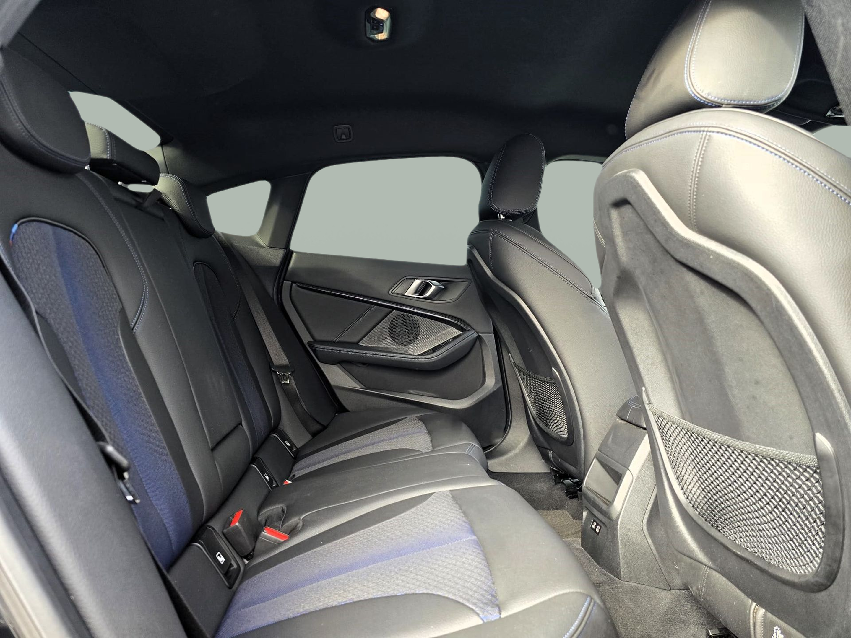 BMW Série 2 216d Gran Coupe color Negro. Año 2022. 85KW(116CV). Diesel. En concesionario Santogal Oeiras de Oeiras