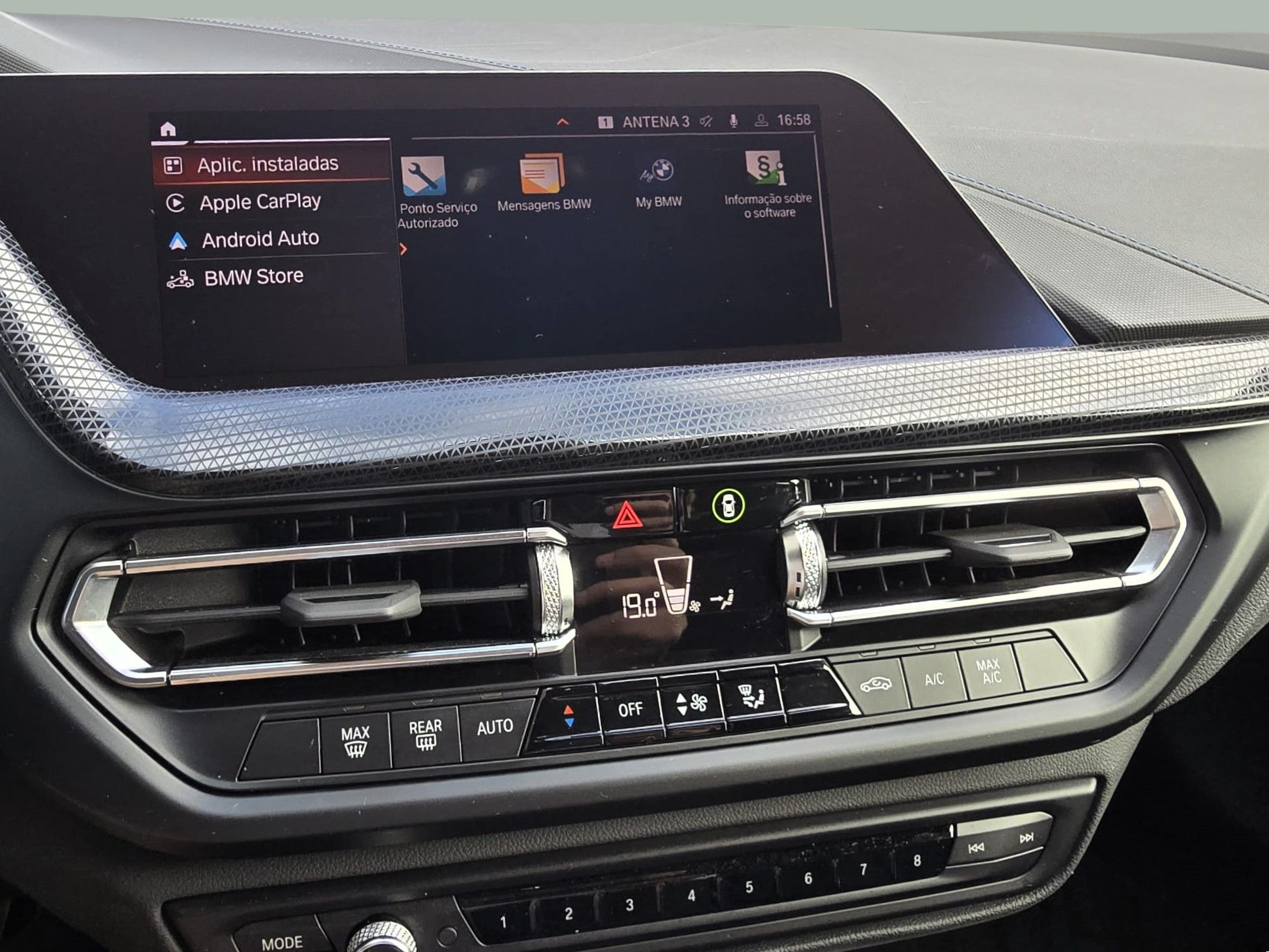 BMW Série 2 216d Gran Coupe color Negro. Año 2022. 85KW(116CV). Diesel. En concesionario Santogal Oeiras de Oeiras