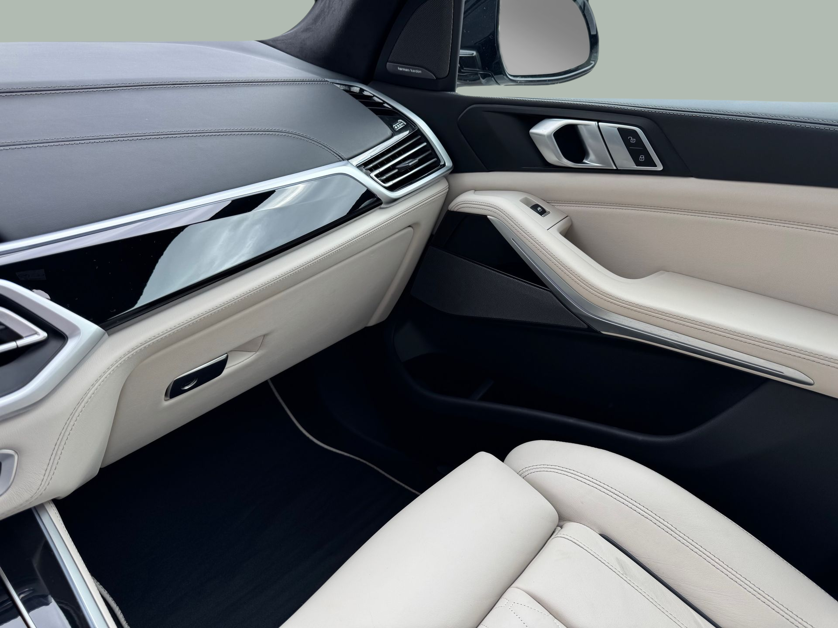 BMW X5 xDrive40d color Blanco. Año 2022. 250KW(340CV). Diesel. En concesionario Santogal Oeiras de Oeiras