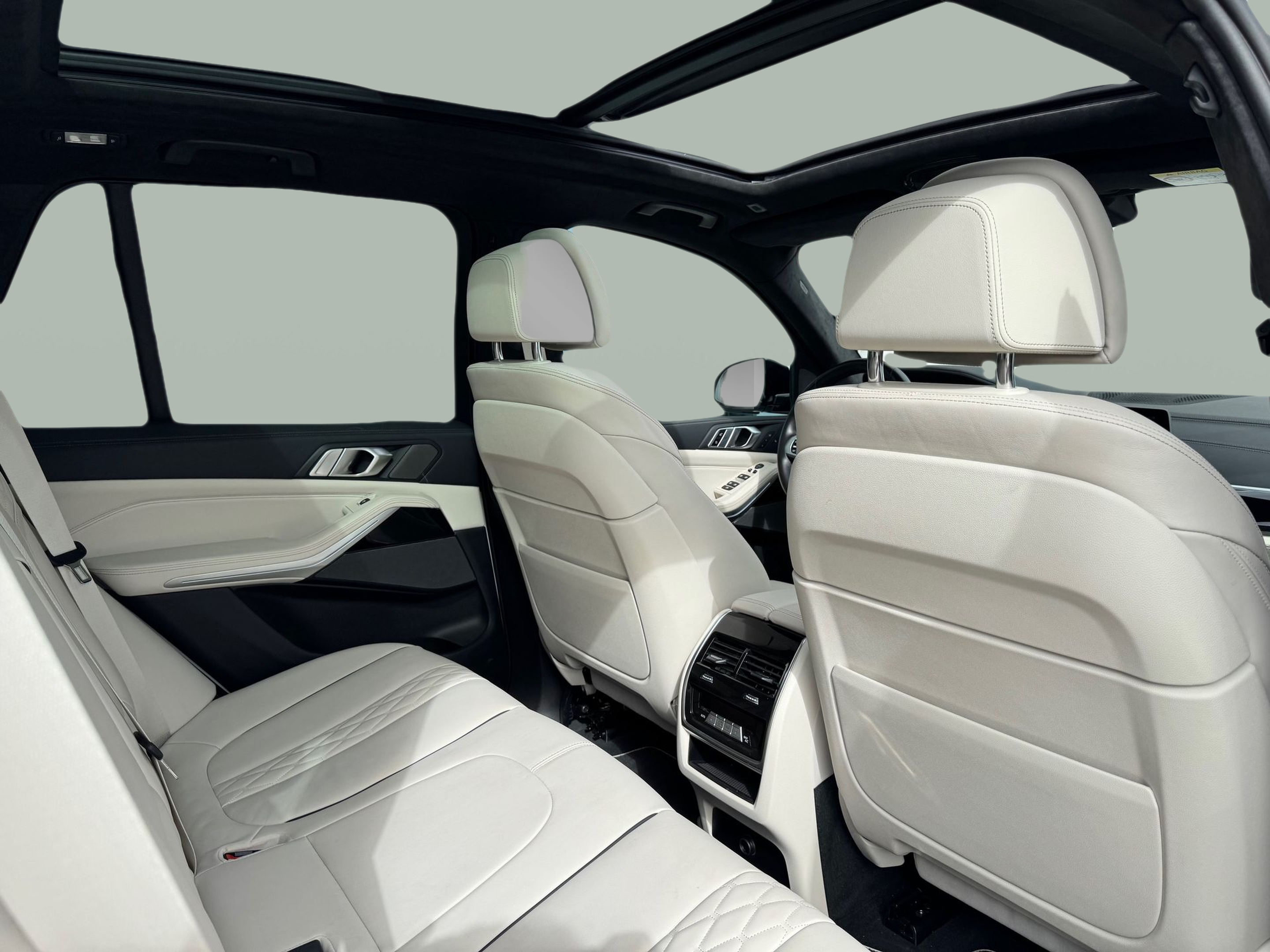 BMW X5 xDrive40d color Blanco. Año 2022. 250KW(340CV). Diesel. En concesionario Santogal Oeiras de Oeiras