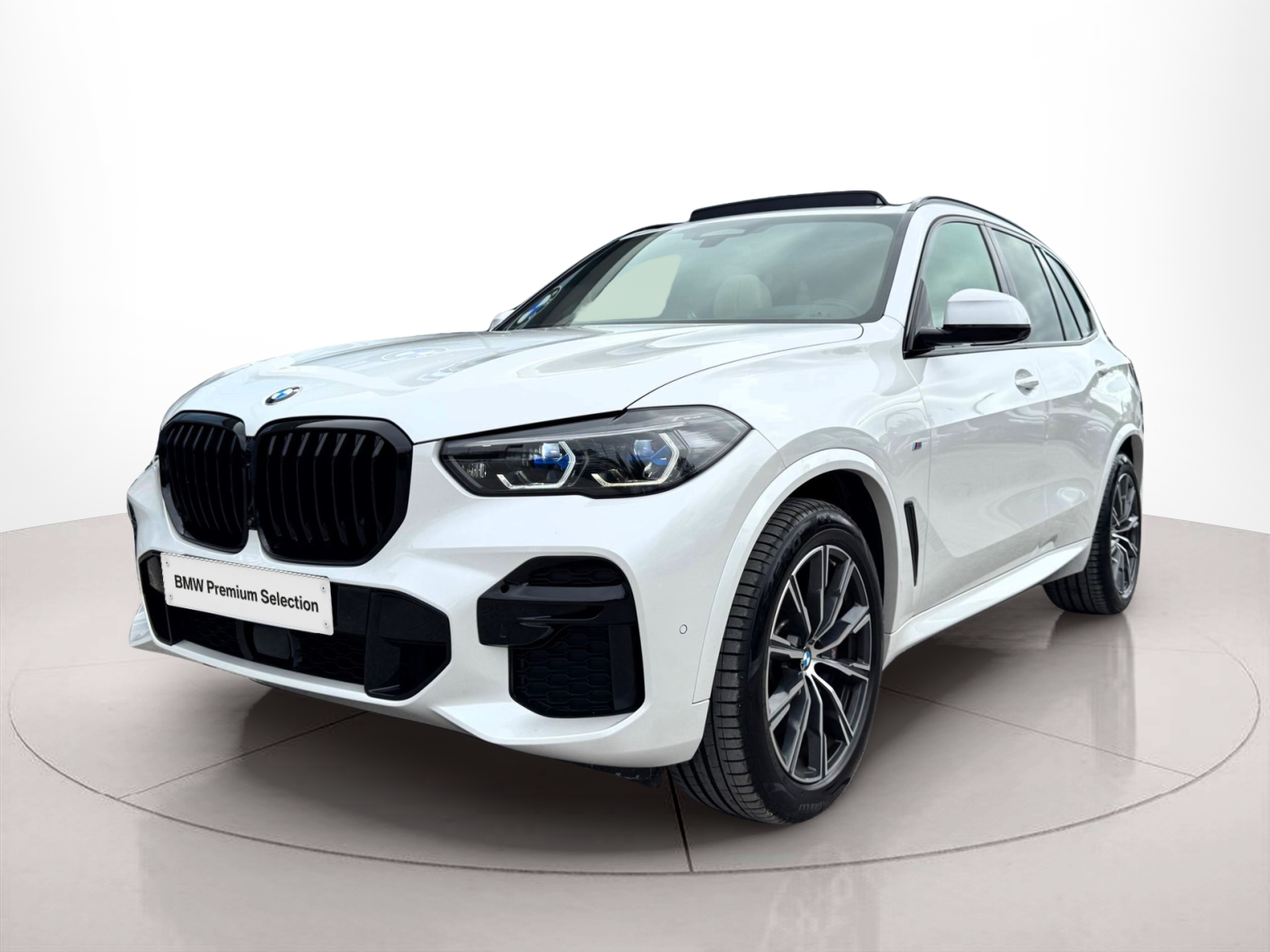 BMW X5 xDrive40d color Blanco. Año 2022. 250KW(340CV). Diesel. En concesionario Santogal Oeiras de Oeiras