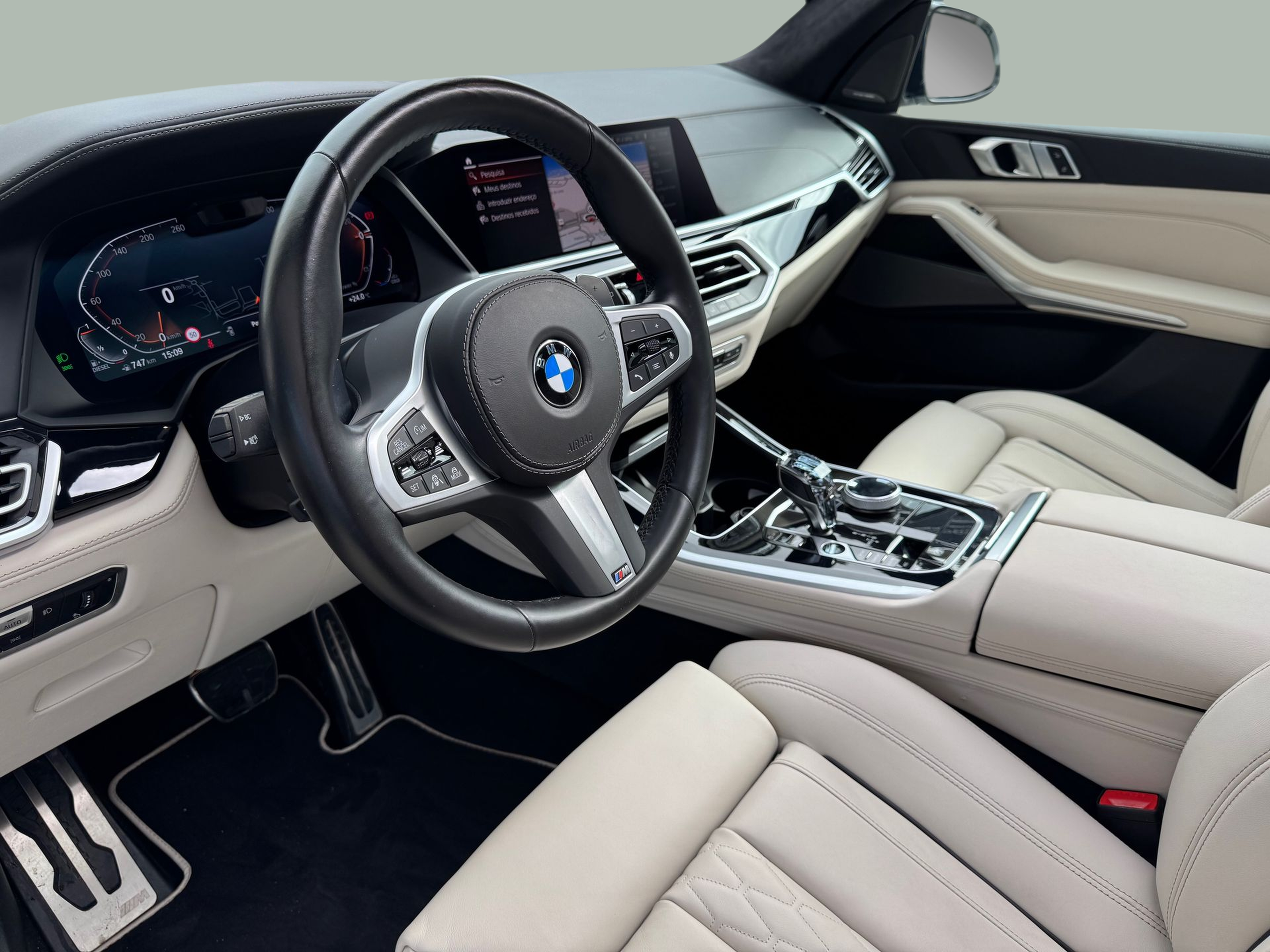 BMW X5 xDrive40d color Blanco. Año 2022. 250KW(340CV). Diesel. En concesionario Santogal Oeiras de Oeiras