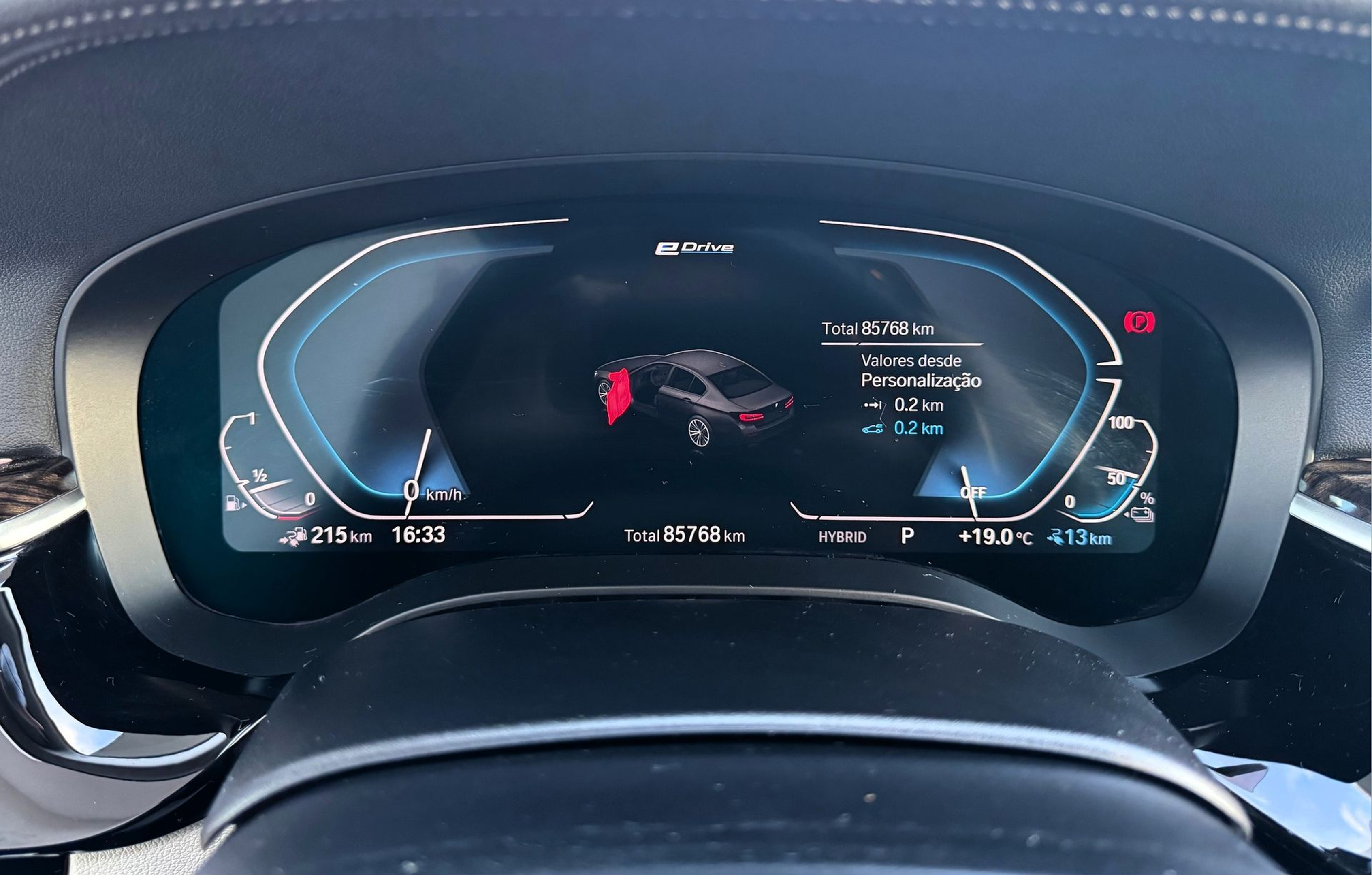 BMW Série 5 530e Berlina color Negro. Año 2022. 215KW(292CV). Elétrico / Gasolina Híbrido. En concesionario Santogal Oeiras de Oeiras