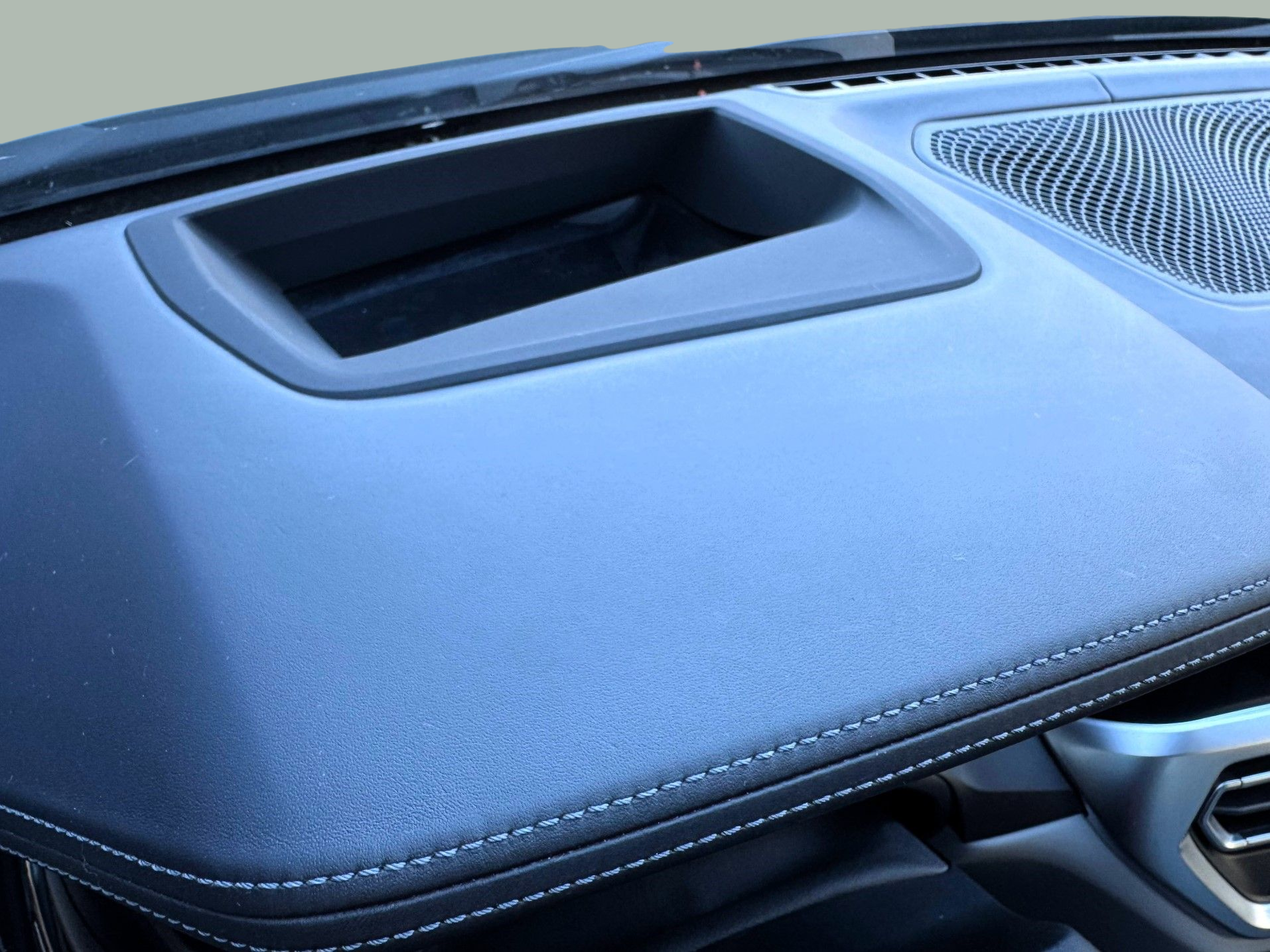 BMW M M4 Competition Coupé color Gris. Año 2022. 375KW(510CV). Gasolina. En concesionario Santogal Oeiras de Oeiras