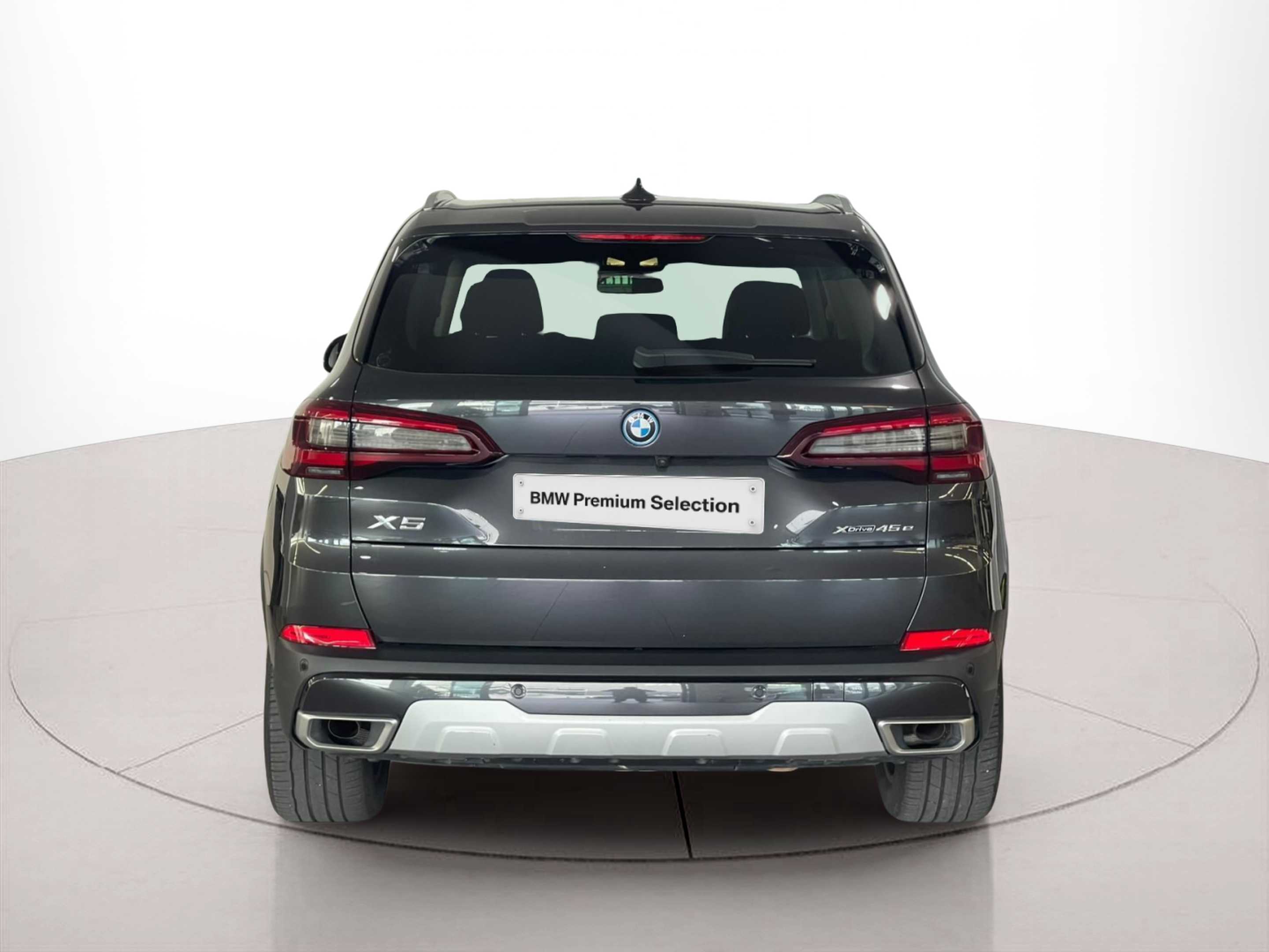 BMW X5 xDrive45e color Gris. Año 2022. 290KW(394CV). Elétrico / Gasolina Híbrido. En concesionario Santogal Carnaxide de Oeiras