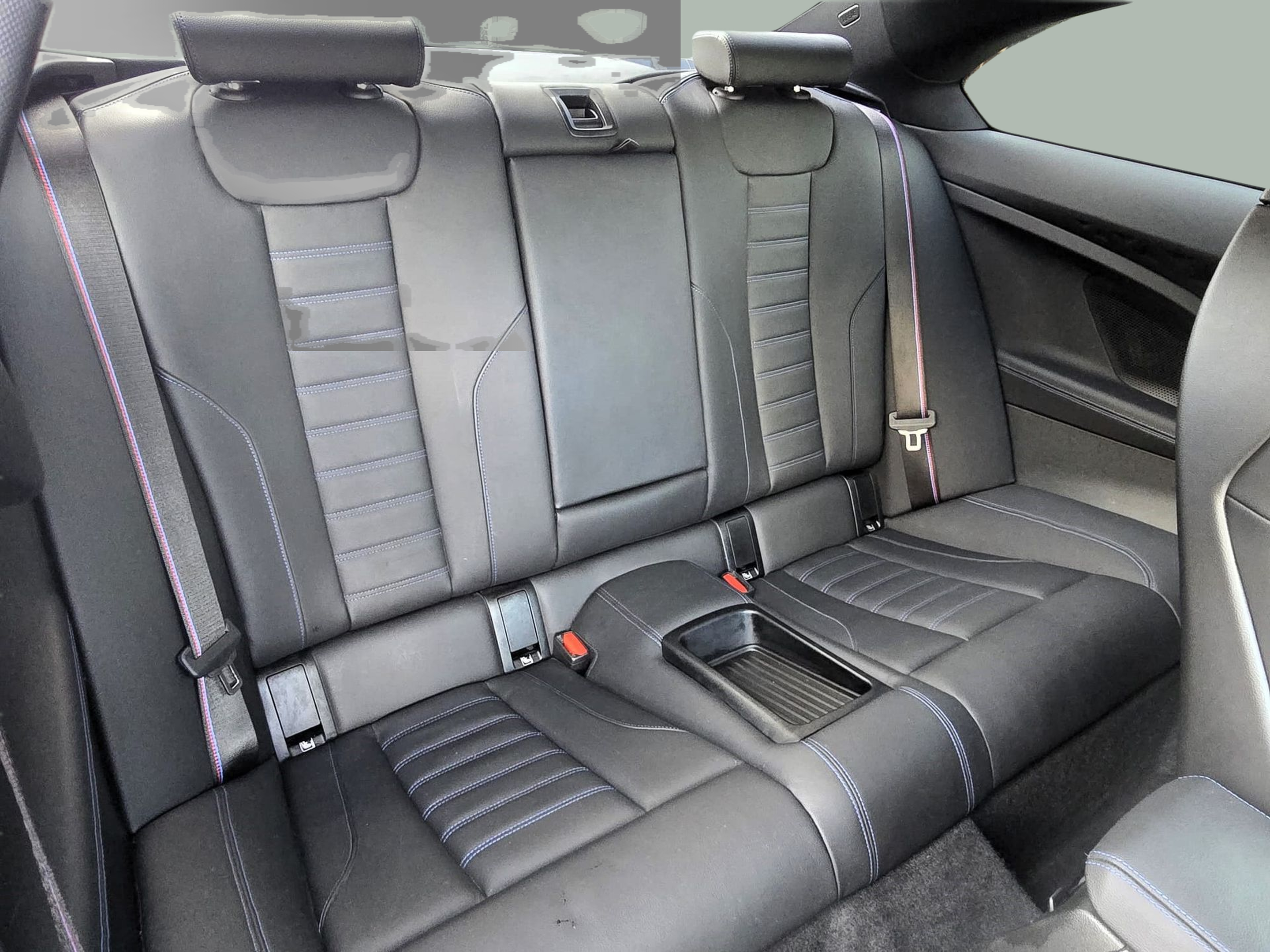 BMW Série 2 220d Coupe color Gris. Año 2022. 140KW(190CV). Diesel. En concesionario Santogal Oeiras de Oeiras