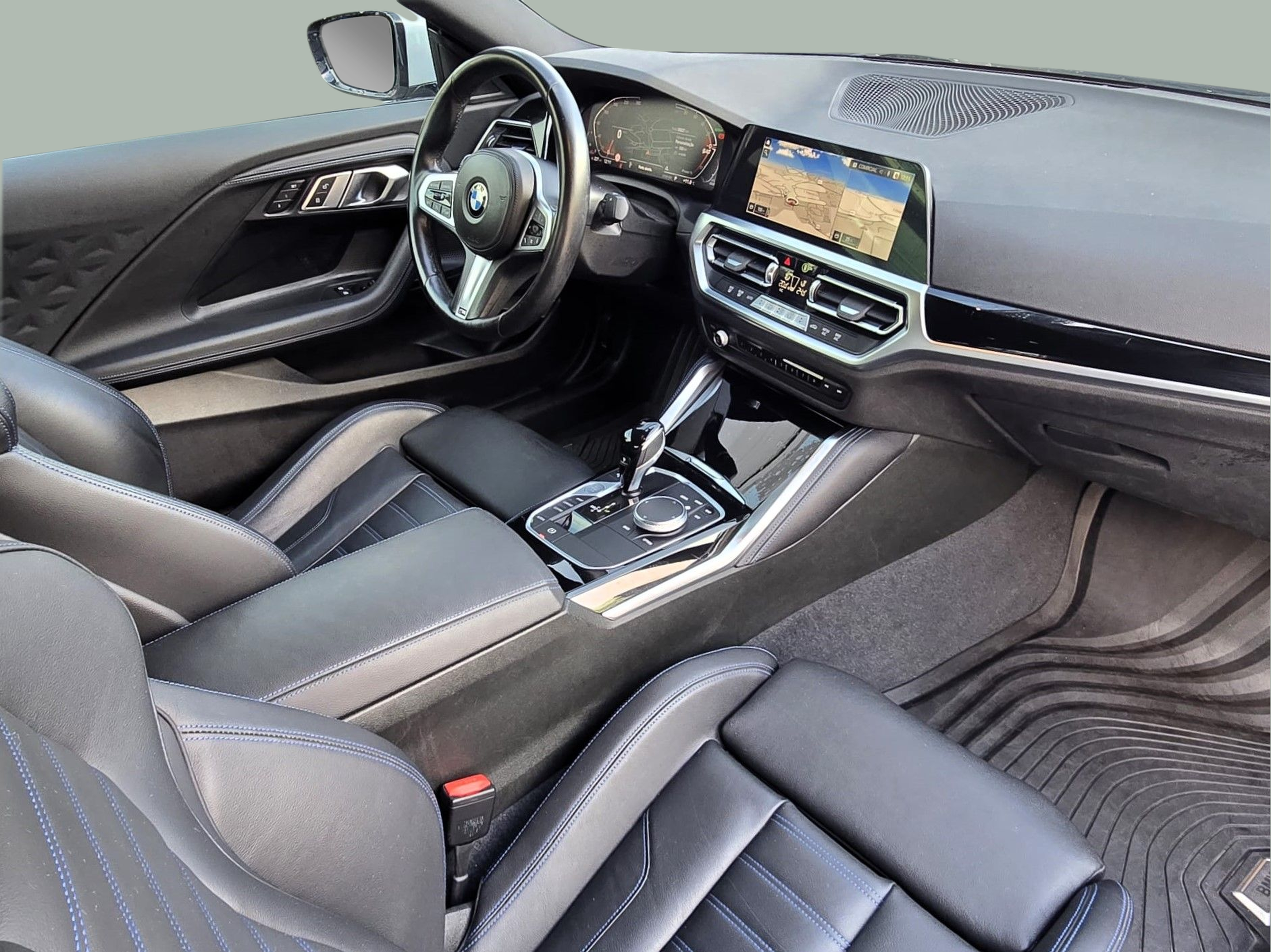 BMW Série 2 220d Coupe color Gris. Año 2022. 140KW(190CV). Diesel. En concesionario Santogal Oeiras de Oeiras