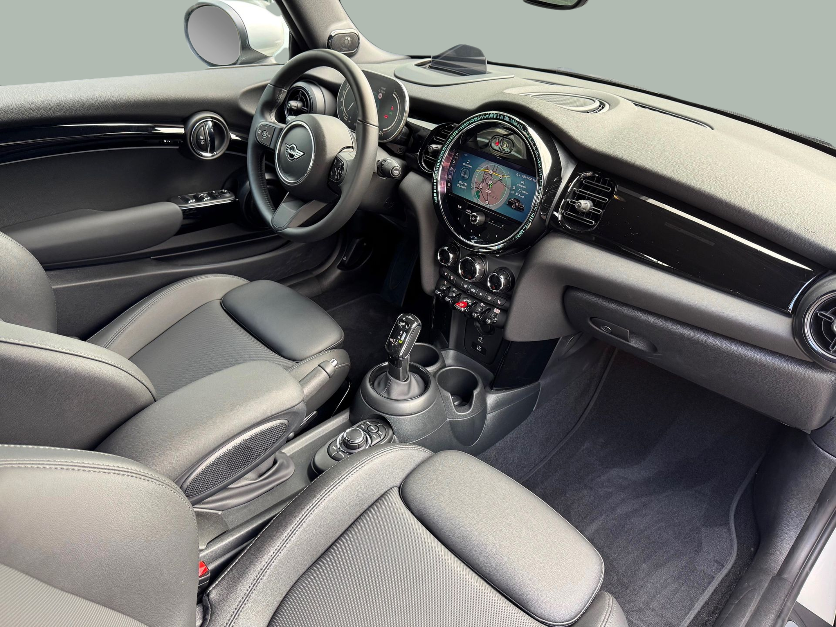 fotoG 6 del MINI MINI Cabrio Cooper 100 kW (136 CV) 136cv Gasolina de 2022 em Oeiras