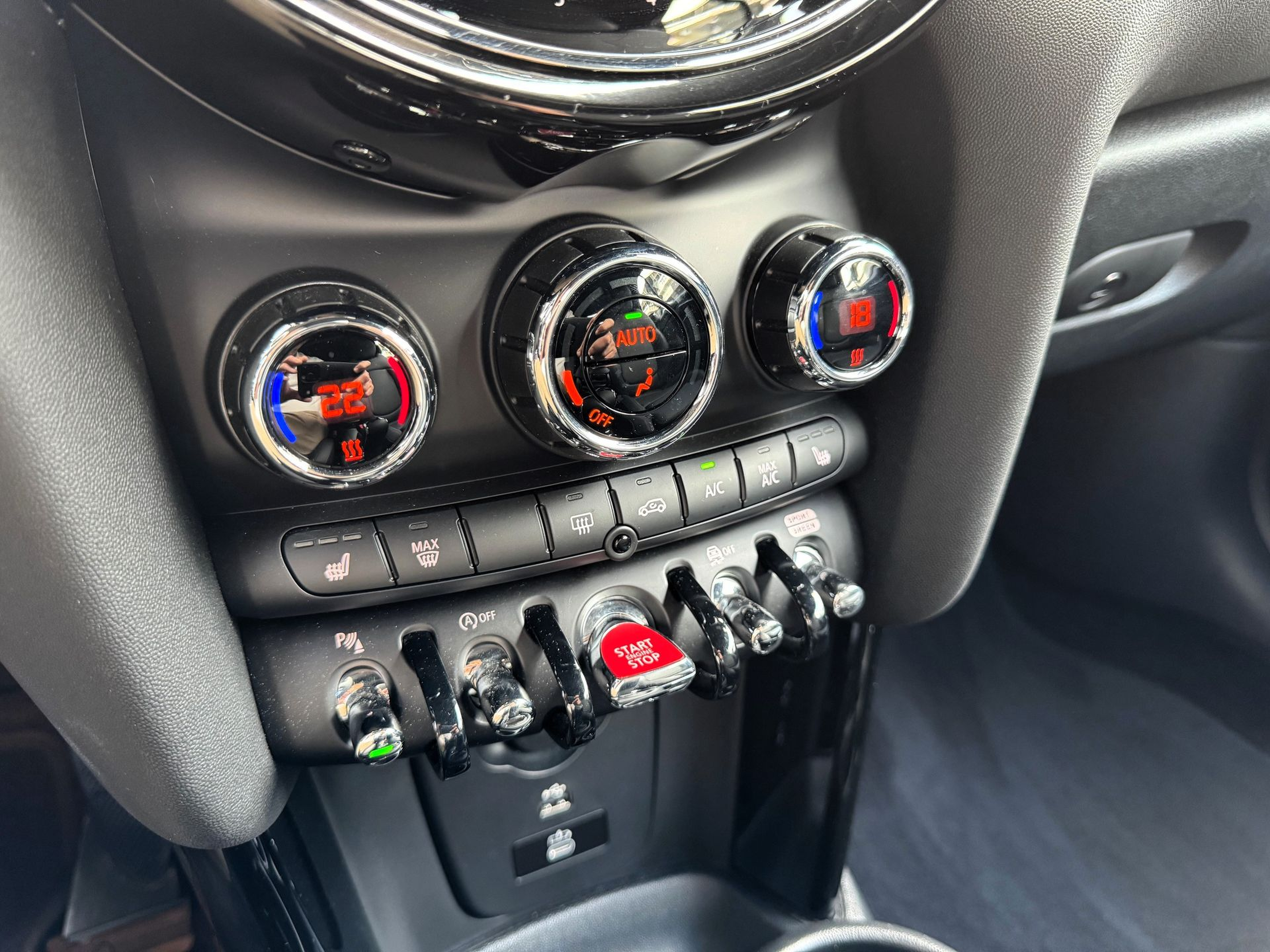 fotoG 22 del MINI MINI Cabrio Cooper 100 kW (136 CV) 136cv Gasolina de 2022 em Oeiras
