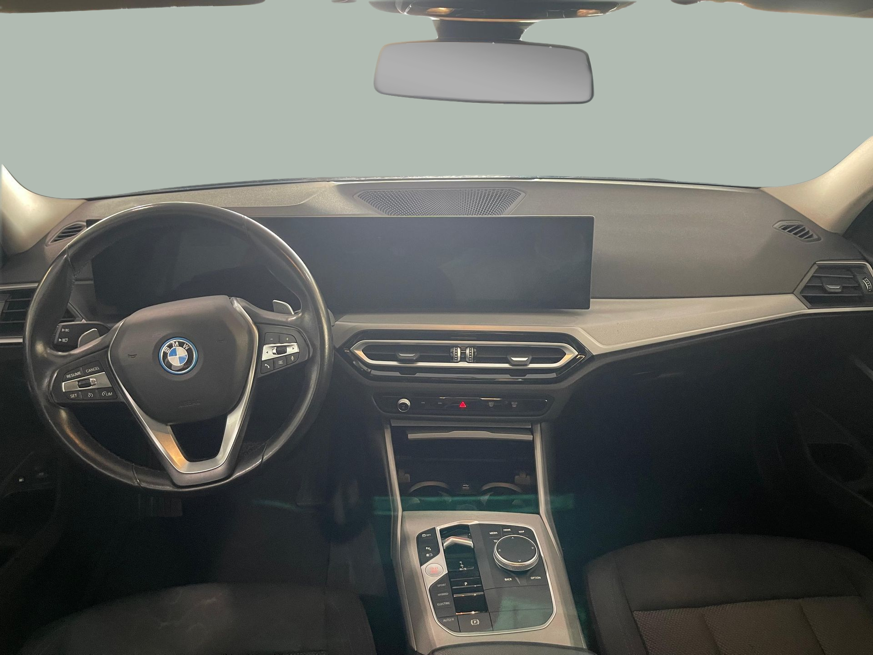 BMW Série 3 320e Touring color Negro. Año 2022. 150KW(204CV). Elétrico / Gasolina Híbrido. En concesionario Santogal Carnaxide de Oeiras