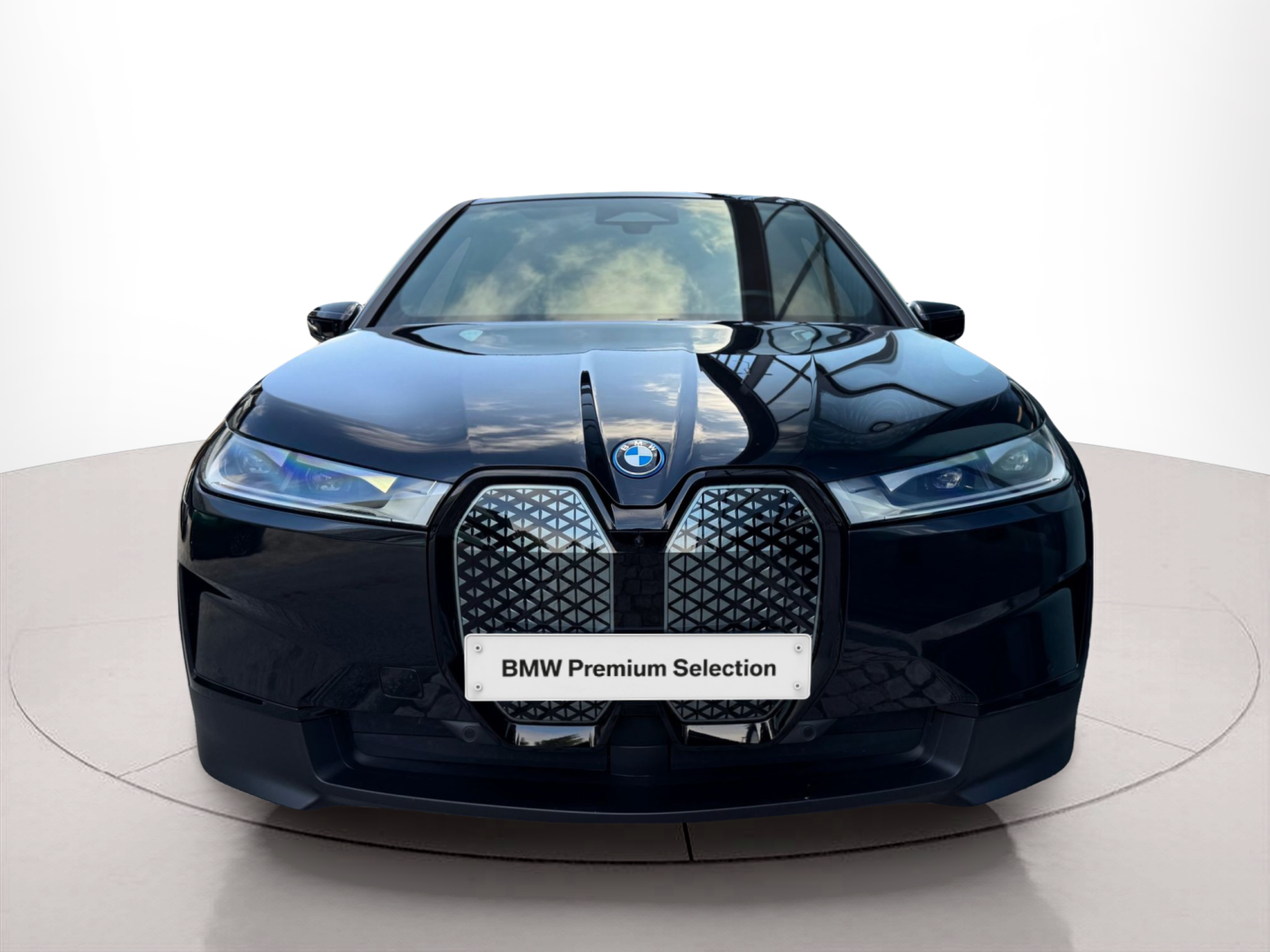 Fotos de BMW iX xDrive40 color Negro. Año 2023. 240KW(326CV). Elétrico. En concesionario Santogal Oeiras de Oeiras