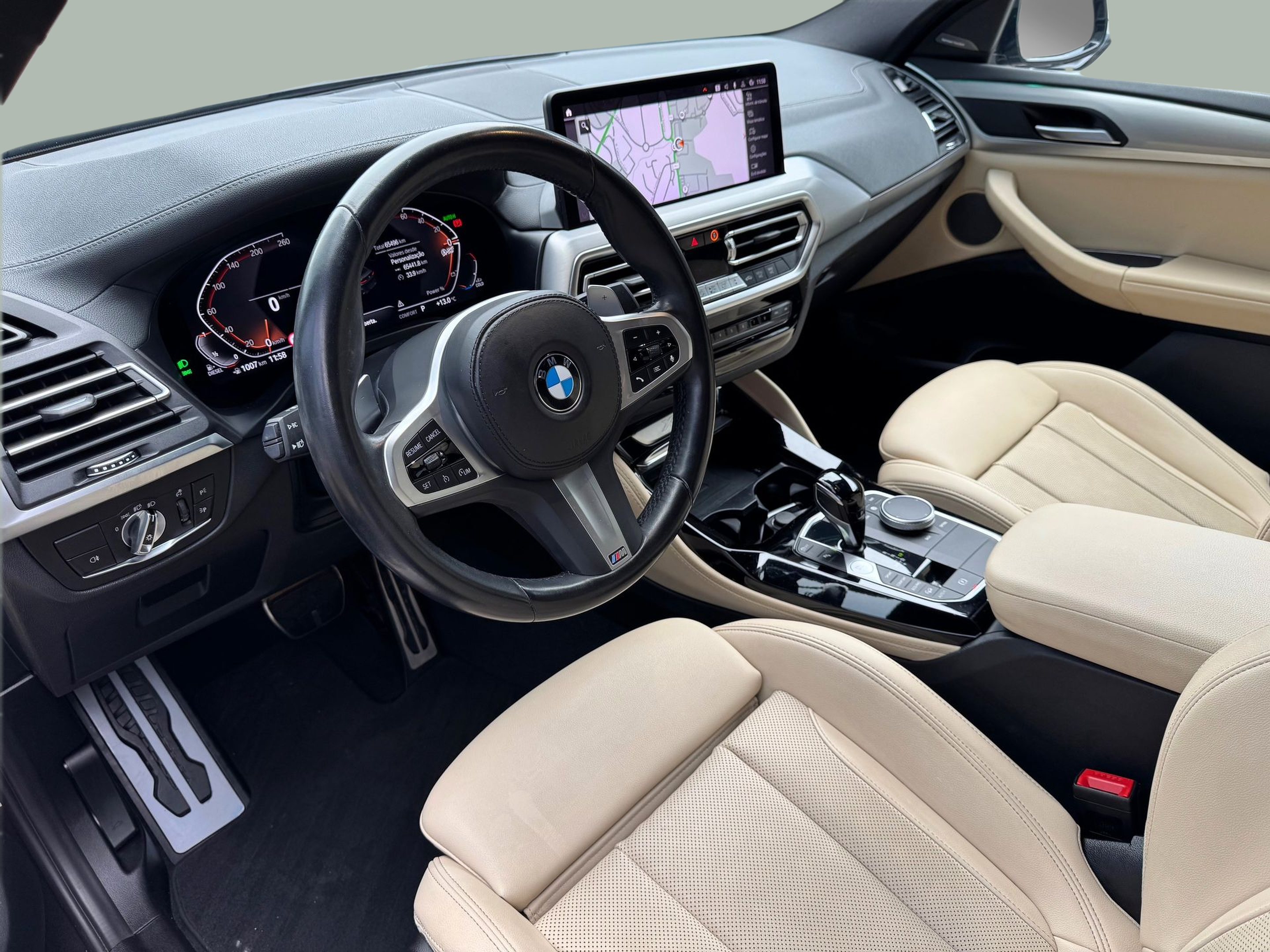 BMW X4 xDrive20d color Gris oscuro. Año 2023. 140KW(190CV). Diesel. En concesionario Santogal Oeiras de Oeiras