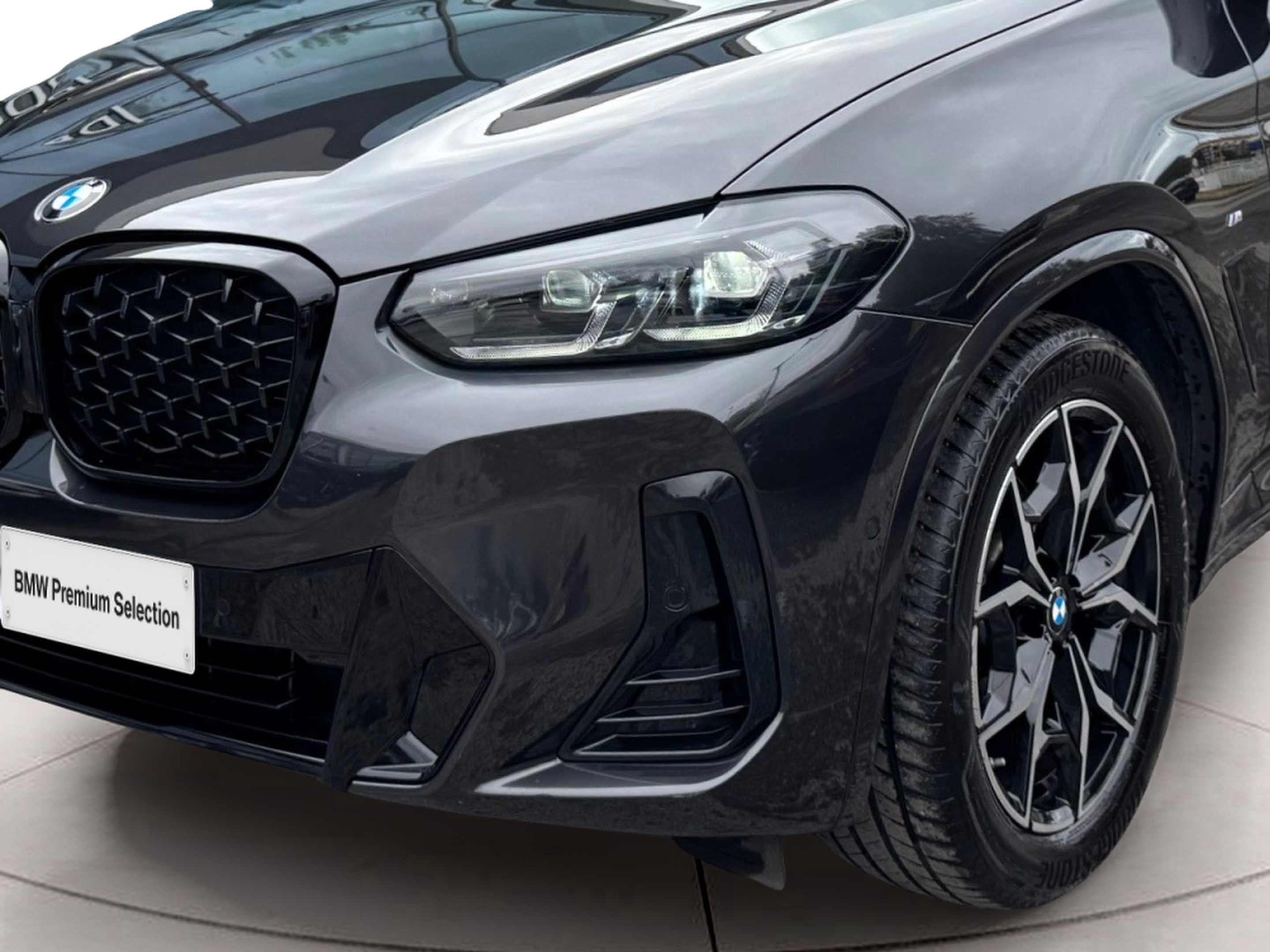 BMW X4 xDrive20d color Gris oscuro. Año 2023. 140KW(190CV). Diesel. En concesionario Santogal Oeiras de Oeiras