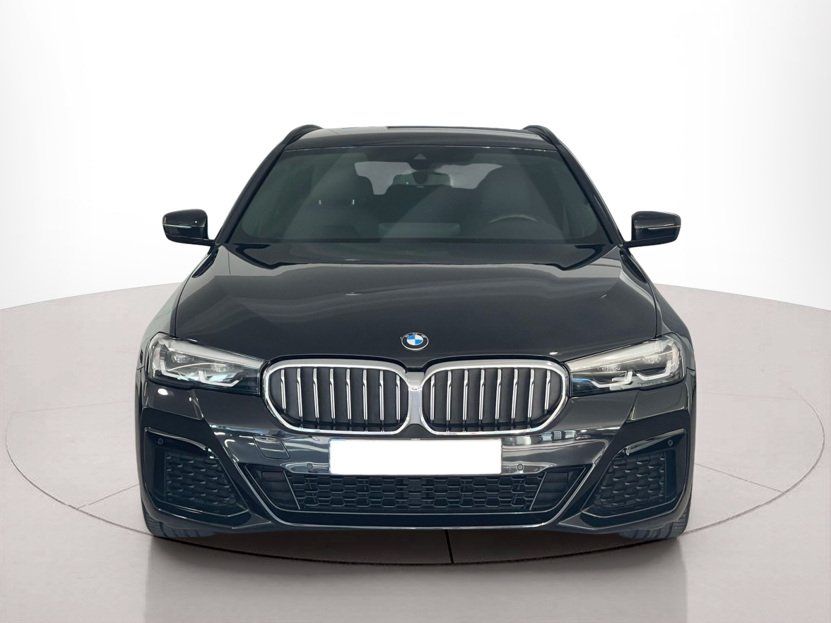 Fotos de BMW Série 5 520d Touring color Negro. Año 2023. 140KW(190CV). Diesel. En concesionario Santogal Carnaxide de Oeiras