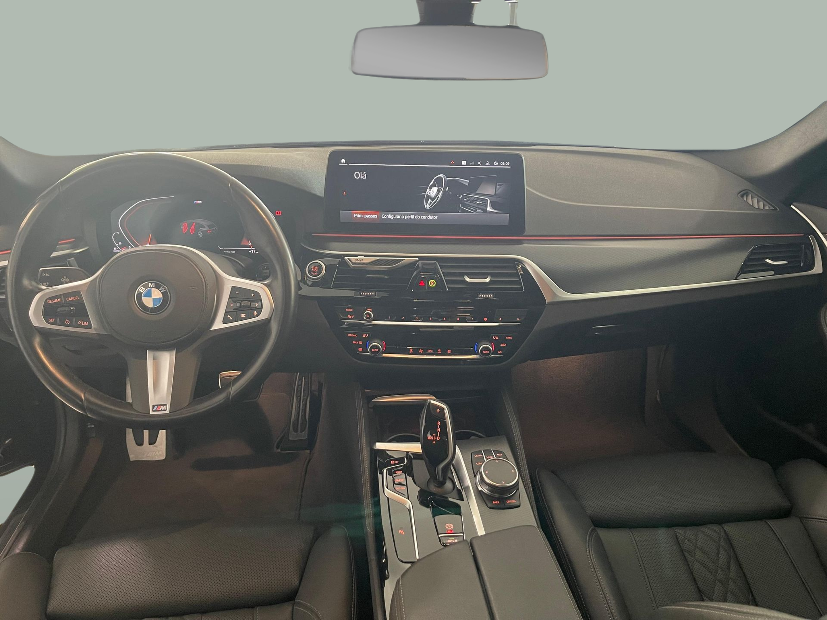 BMW Série 5 520d Touring color Negro. Año 2023. 140KW(190CV). Diesel. En concesionario Santogal Carnaxide de Oeiras