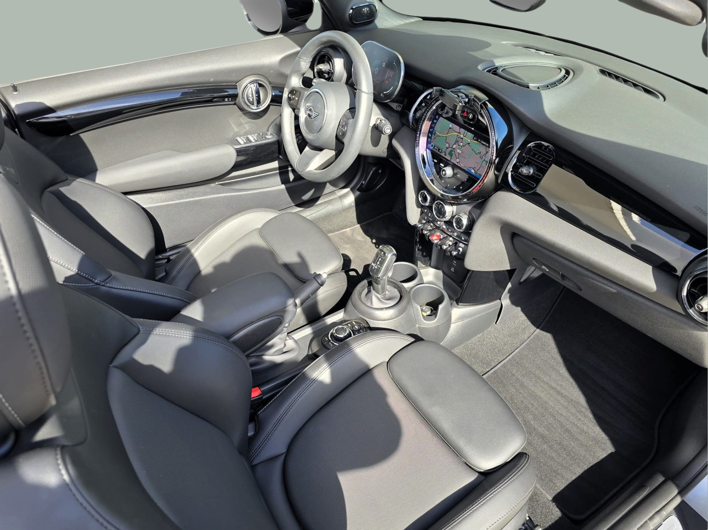 fotoG 6 del MINI MINI Cabrio Cooper 100 kW (136 CV) 136cv Gasolina de 2023 em Oeiras