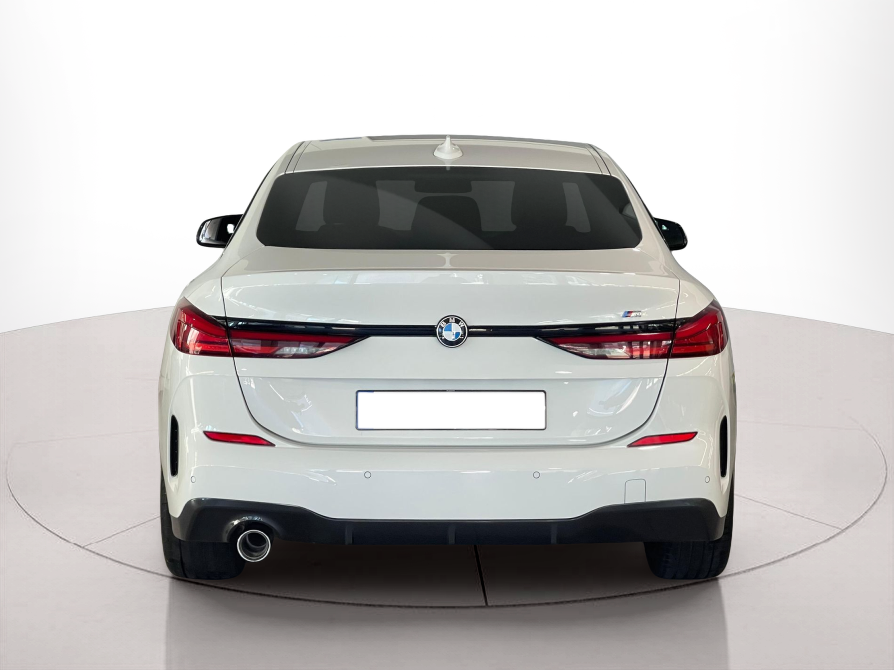BMW Série 2 216d Gran Coupe color Blanco. Año 2023. 85KW(116CV). Diesel. En concesionario Santogal Carnaxide de Oeiras