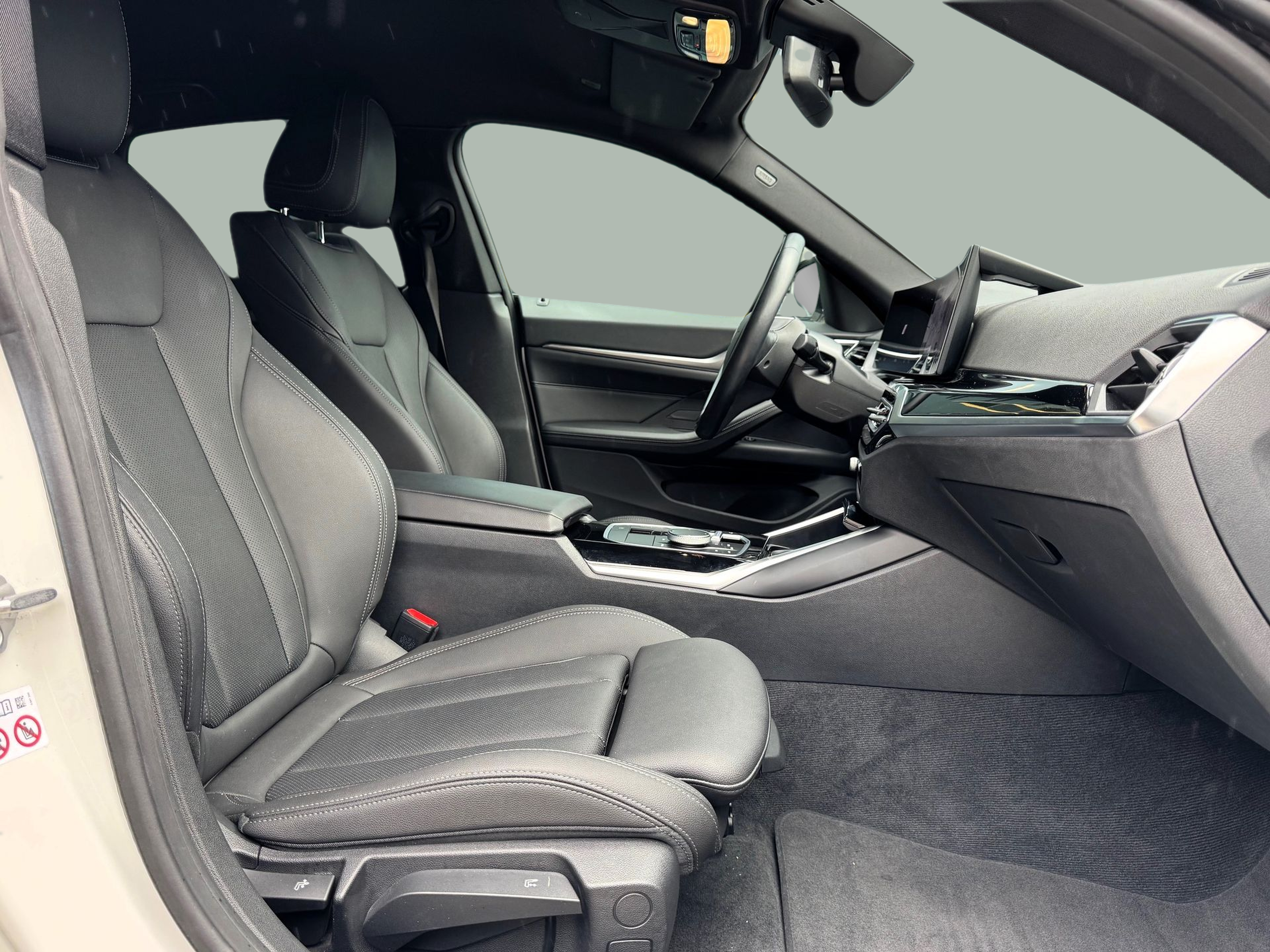 BMW i4 i4 eDrive35 color Blanco. Año 2023. 210KW(286CV). Elétrico. En concesionario Santogal Oeiras de Oeiras