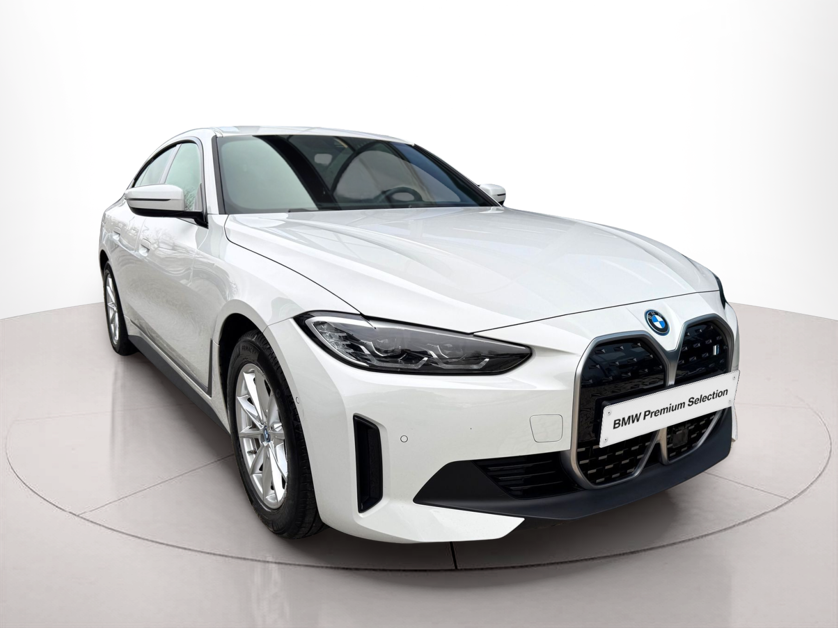 BMW i4 i4 eDrive35 color Blanco. Año 2023. 210KW(286CV). Elétrico. En concesionario Santogal Oeiras de Oeiras