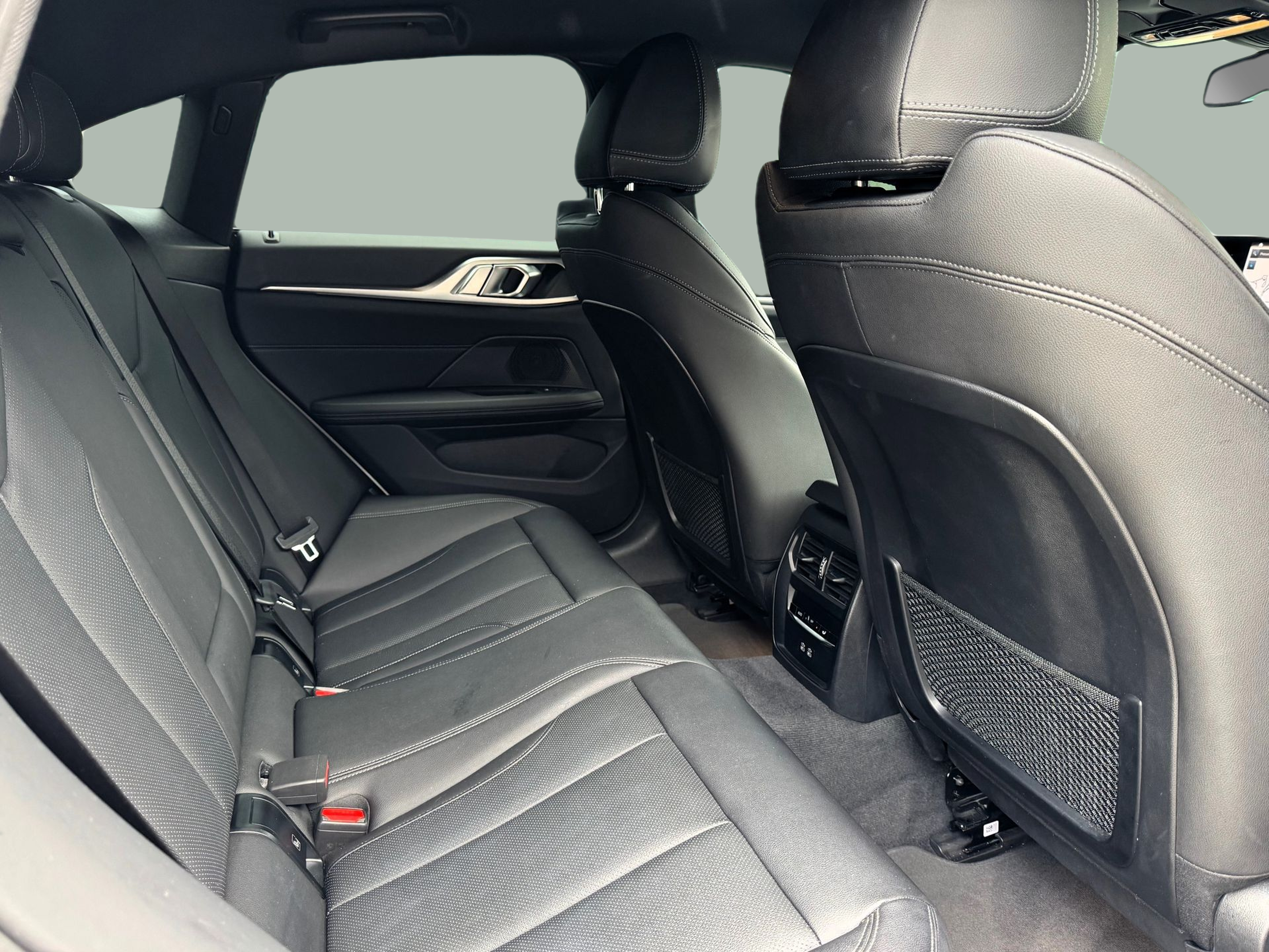 BMW i4 i4 eDrive35 color Blanco. Año 2023. 210KW(286CV). Elétrico. En concesionario Santogal Oeiras de Oeiras