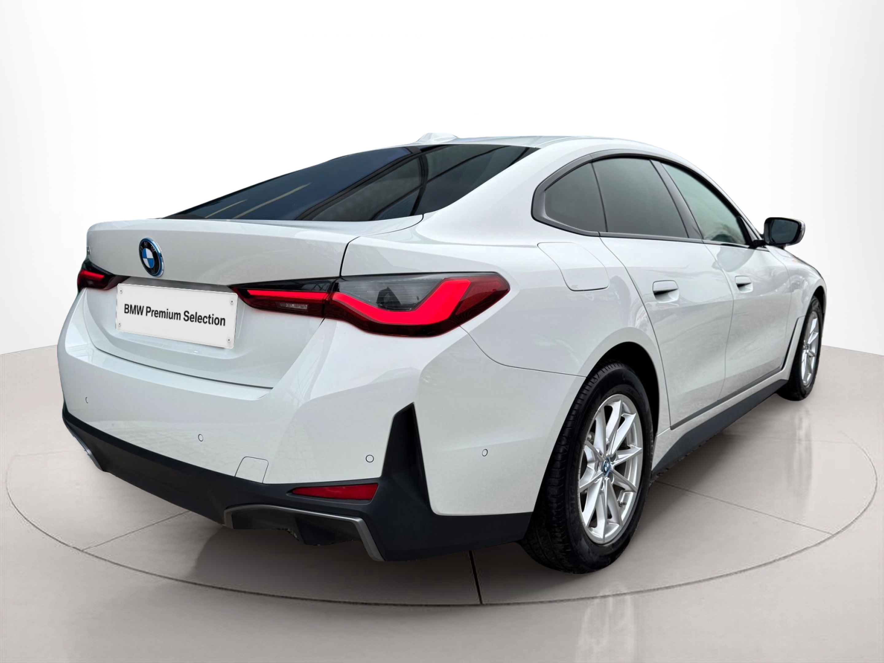 BMW i4 i4 eDrive35 color Blanco. Año 2023. 210KW(286CV). Elétrico. En concesionario Santogal Oeiras de Oeiras