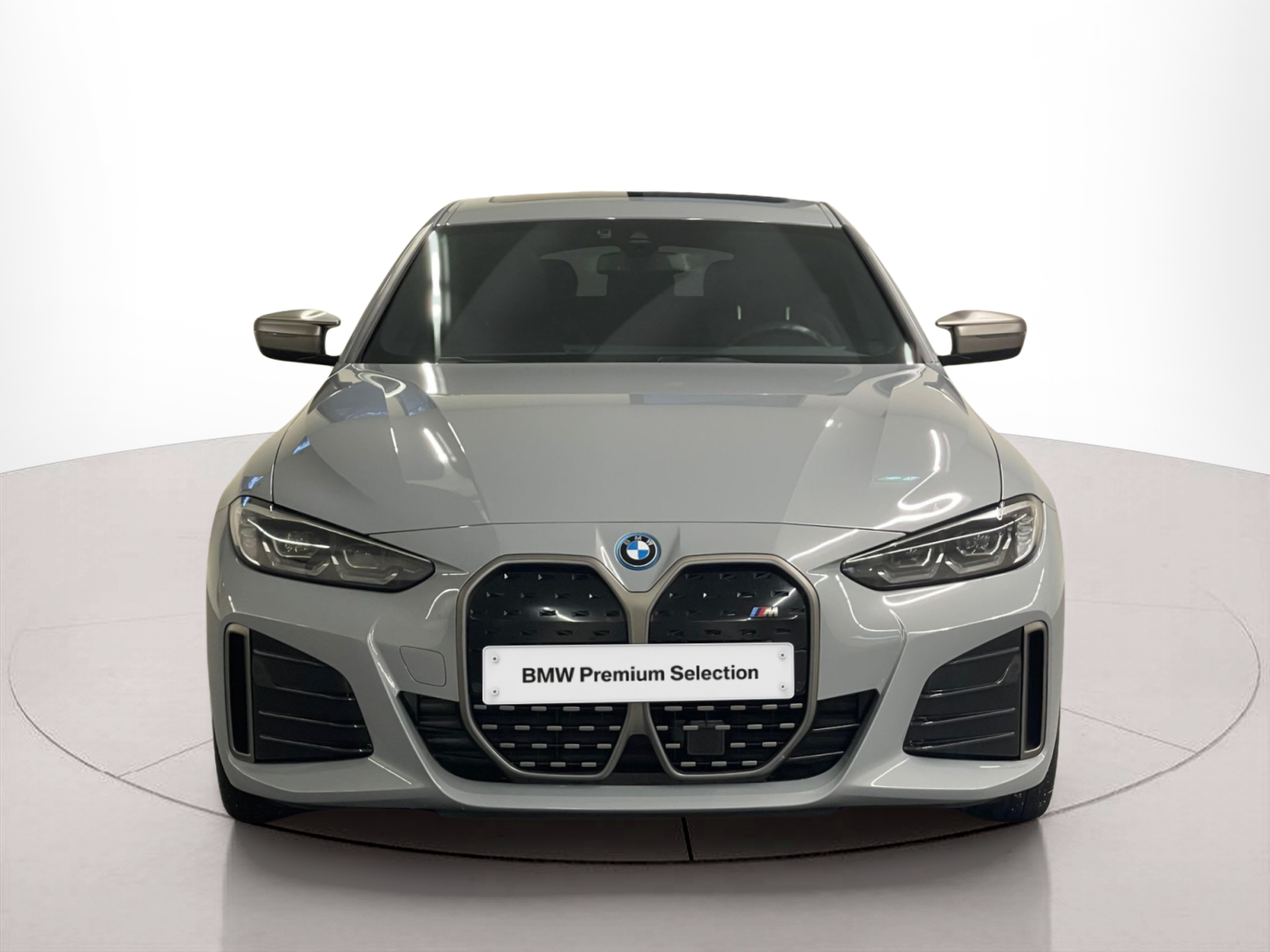 Fotos de BMW i4 i4 M50 color Gris. Año 2023. 400KW(544CV). Elétrico. En concesionario Santogal Carnaxide de Oeiras