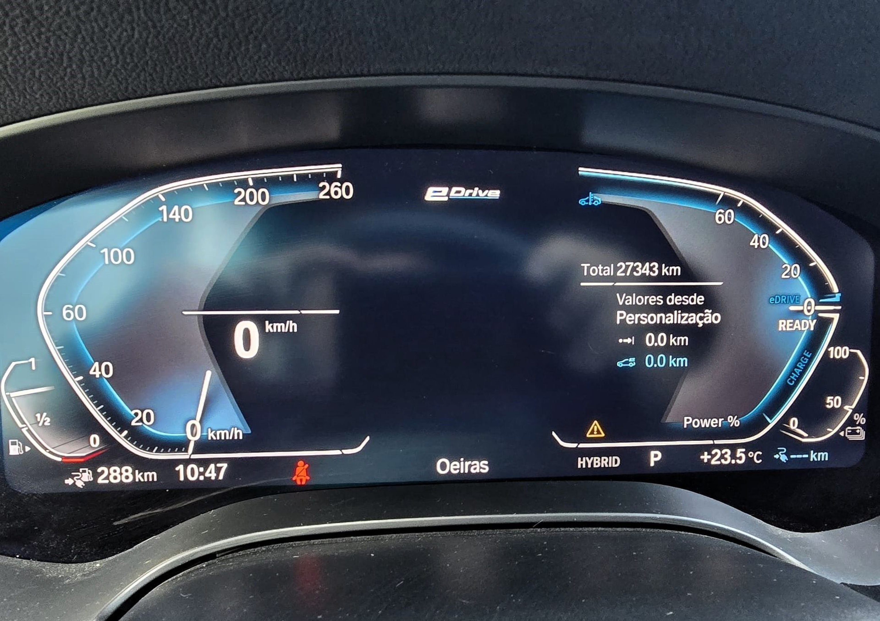 BMW Série 5 530e Touring color Negro. Año 2023. 215KW(292CV). Elétrico / Gasolina Híbrido. En concesionario Santogal Oeiras de Oeiras