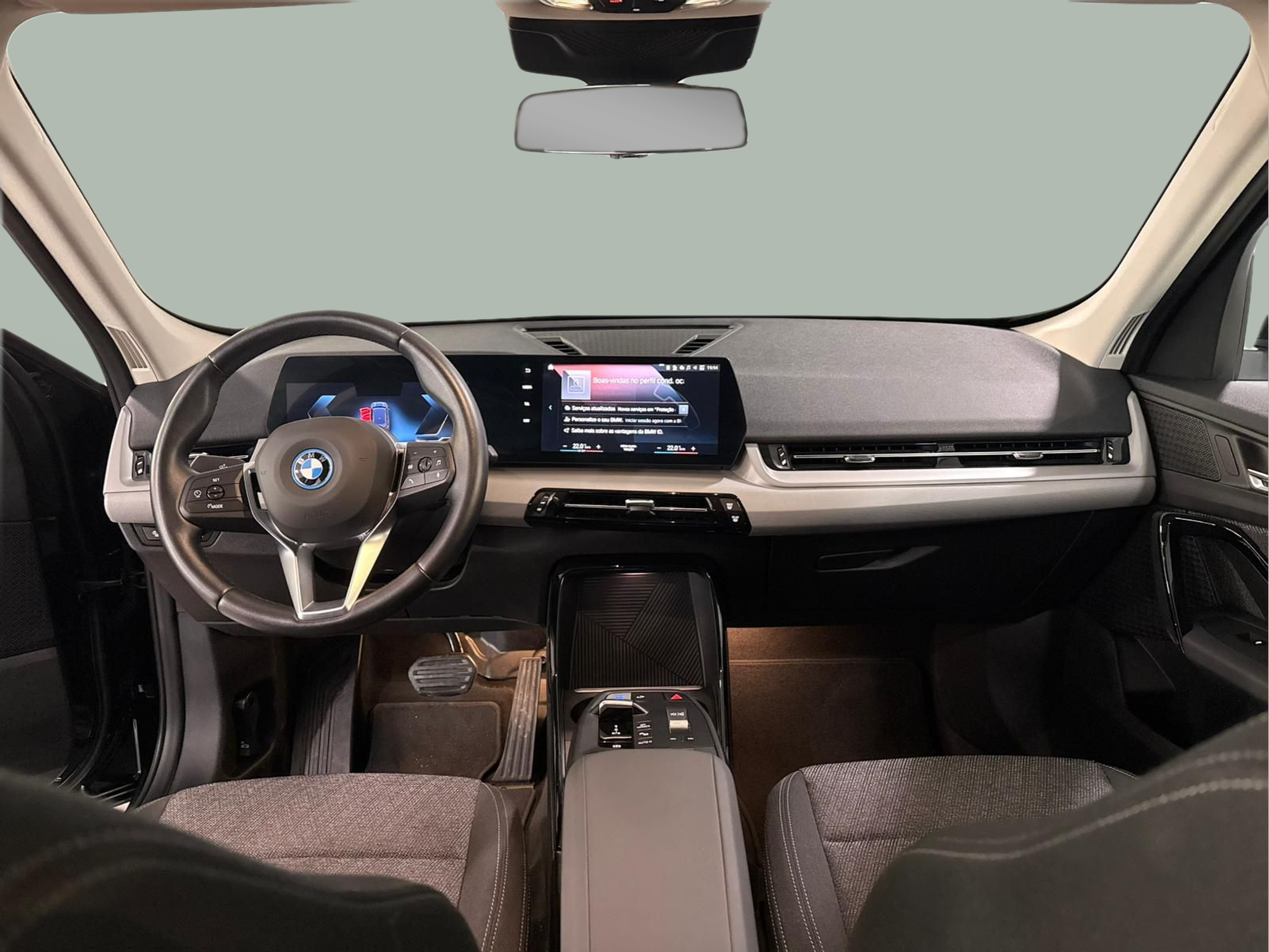 BMW iX1 xDrive30 color Negro. Año 2023. 230KW(313CV). Elétrico. En concesionario Santogal Carnaxide de Oeiras