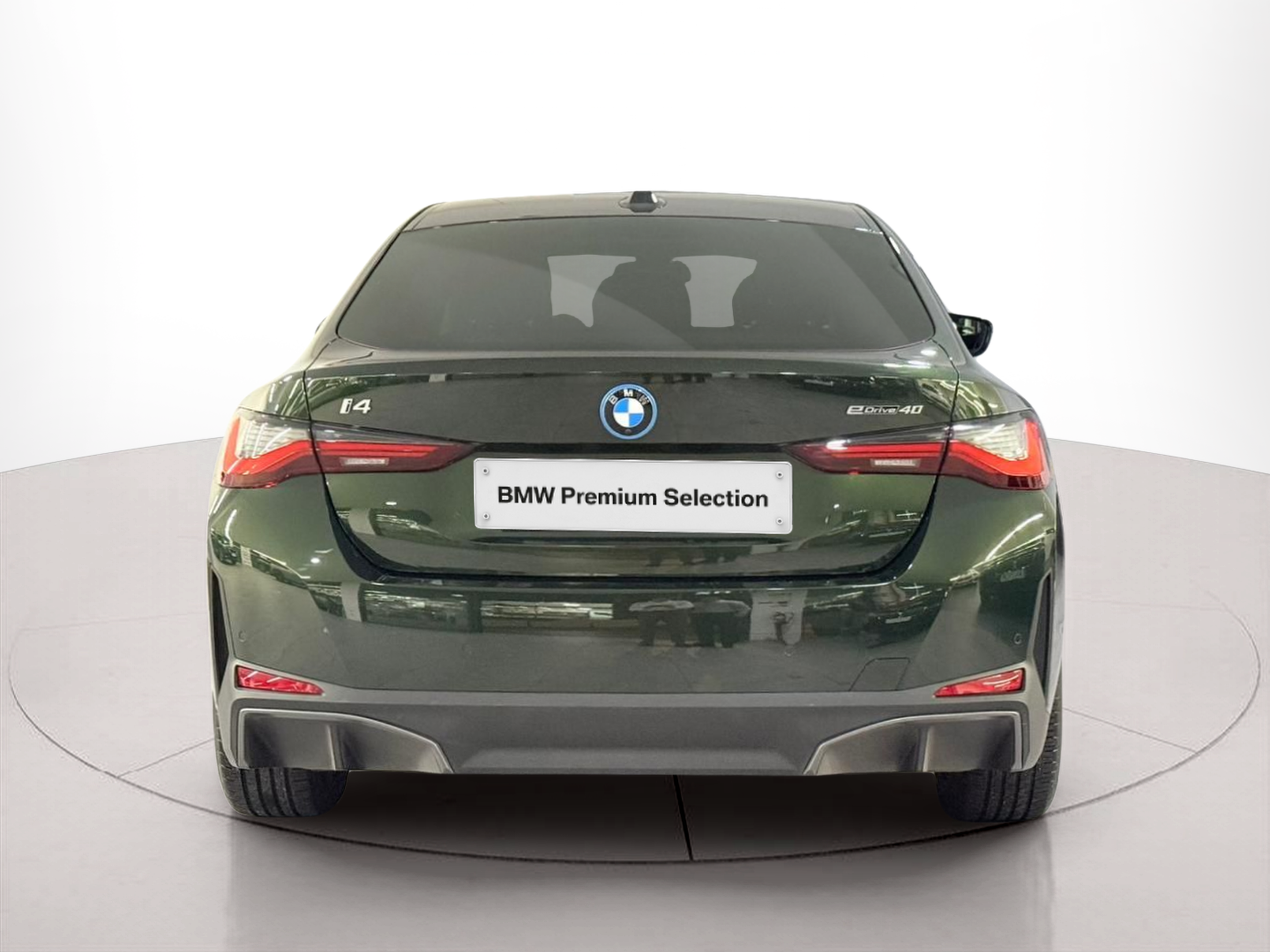 BMW i4 i4 eDrive40 color Verde. Año 2023. 250KW(340CV). Elétrico. En concesionario Santogal Carnaxide de Oeiras