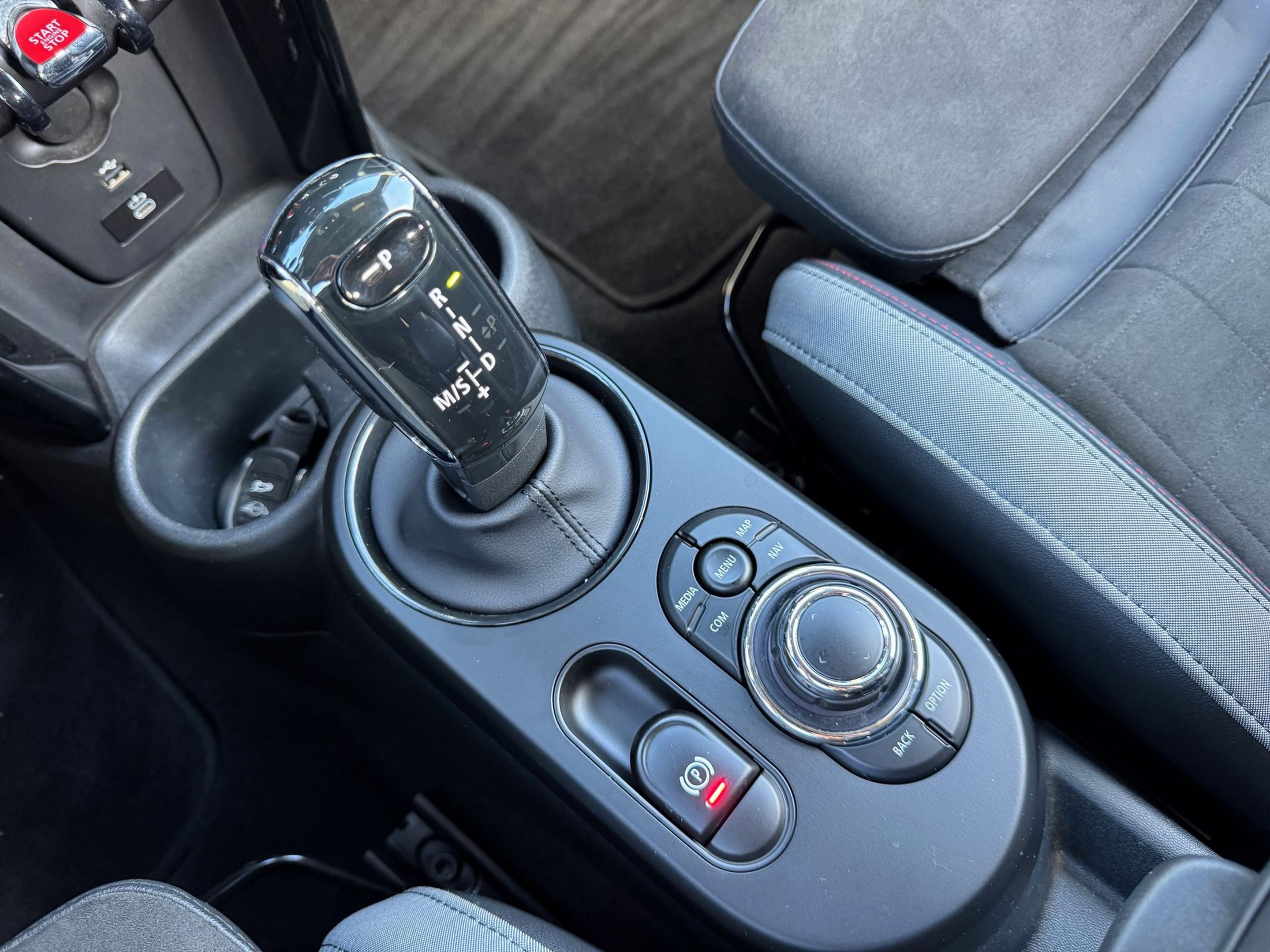 fotoG 22 del MINI MINI Cabrio John Cooper Works 170 kW (231 CV) 231cv Gasolina de 2023 em Oeiras