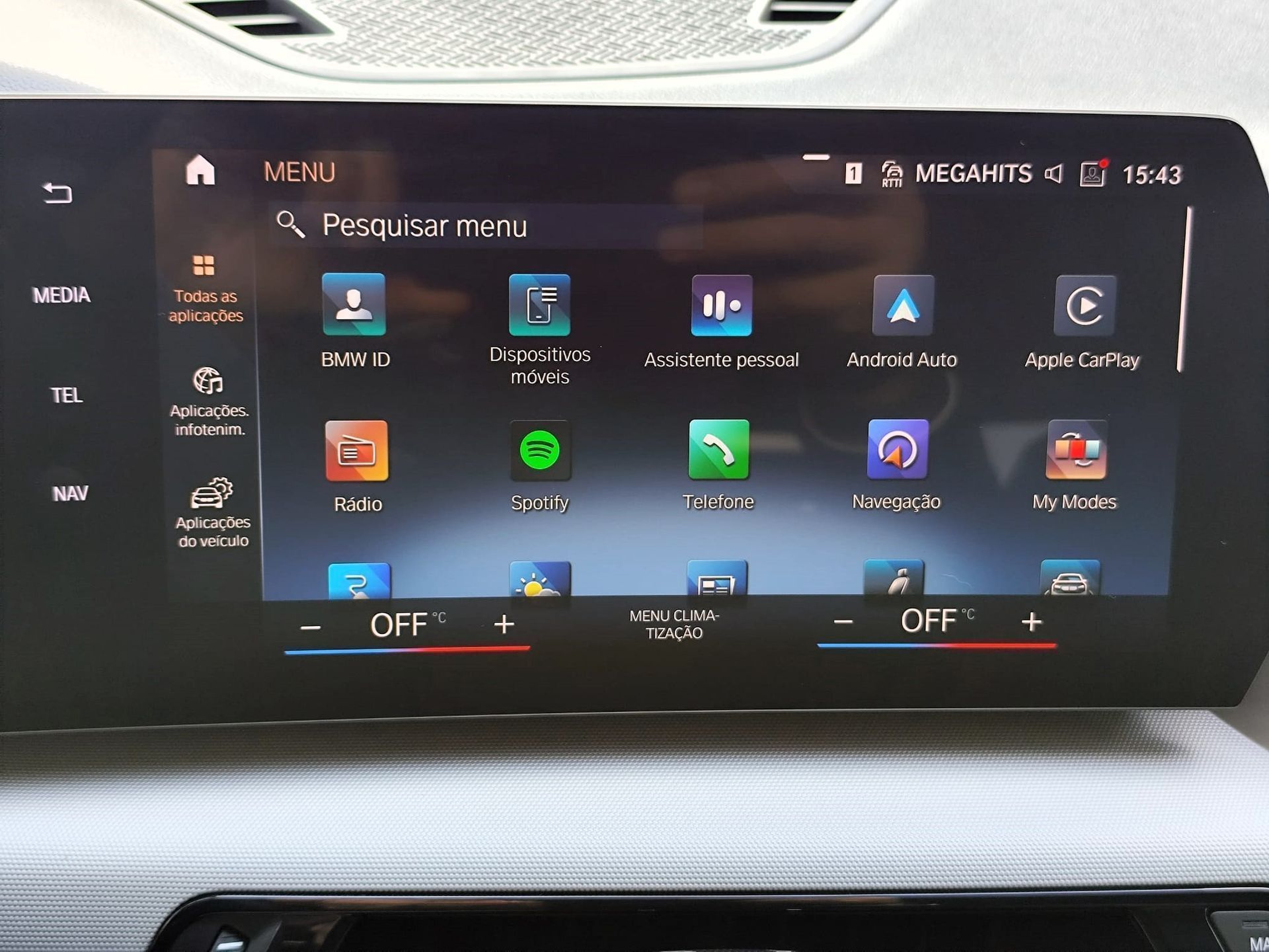 BMW iX1 xDrive30 color Blanco. Año 2023. 230KW(313CV). Elétrico. En concesionario Santogal Oeiras de Oeiras