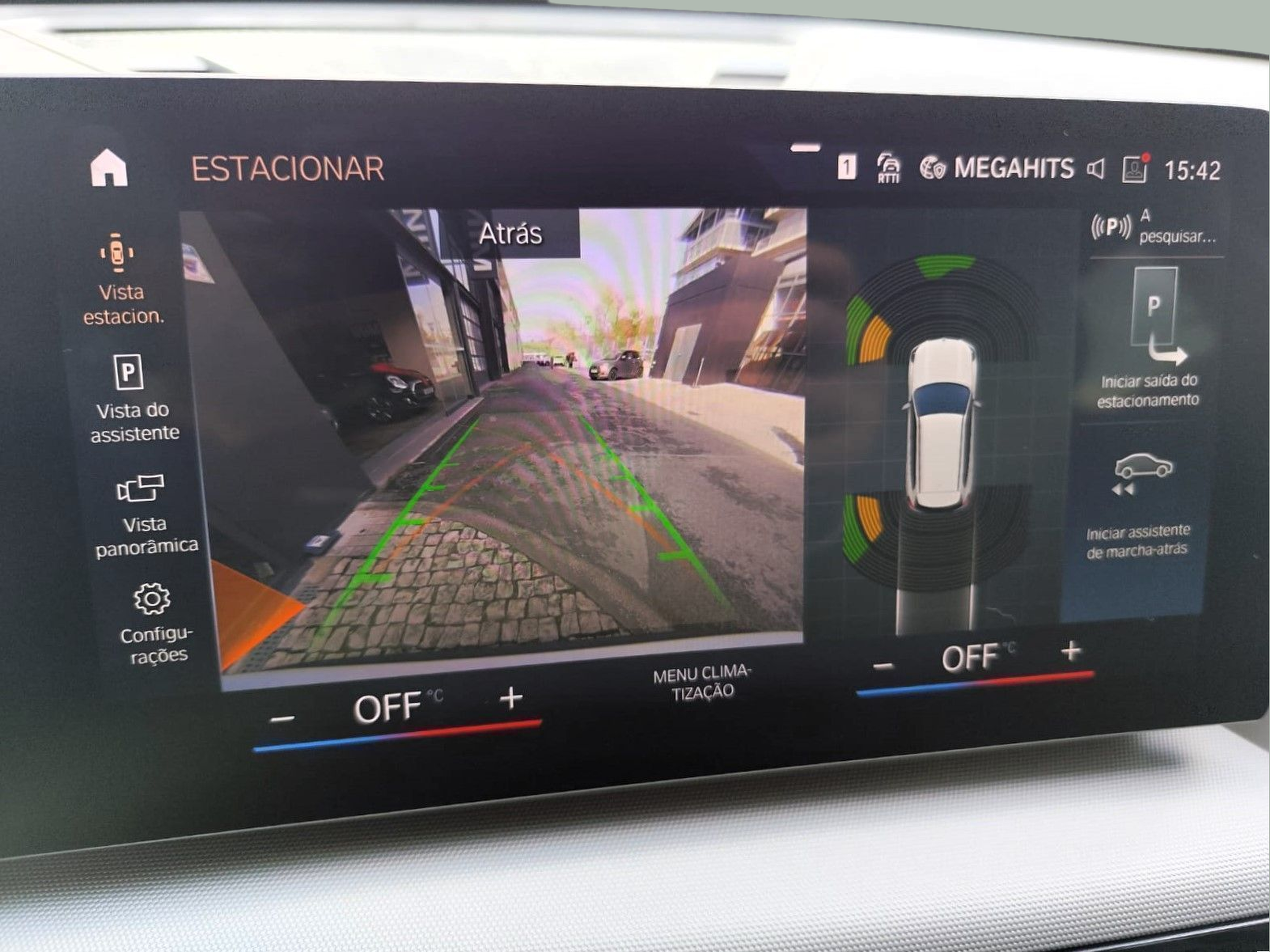 BMW iX1 xDrive30 color Blanco. Año 2023. 230KW(313CV). Elétrico. En concesionario Santogal Oeiras de Oeiras