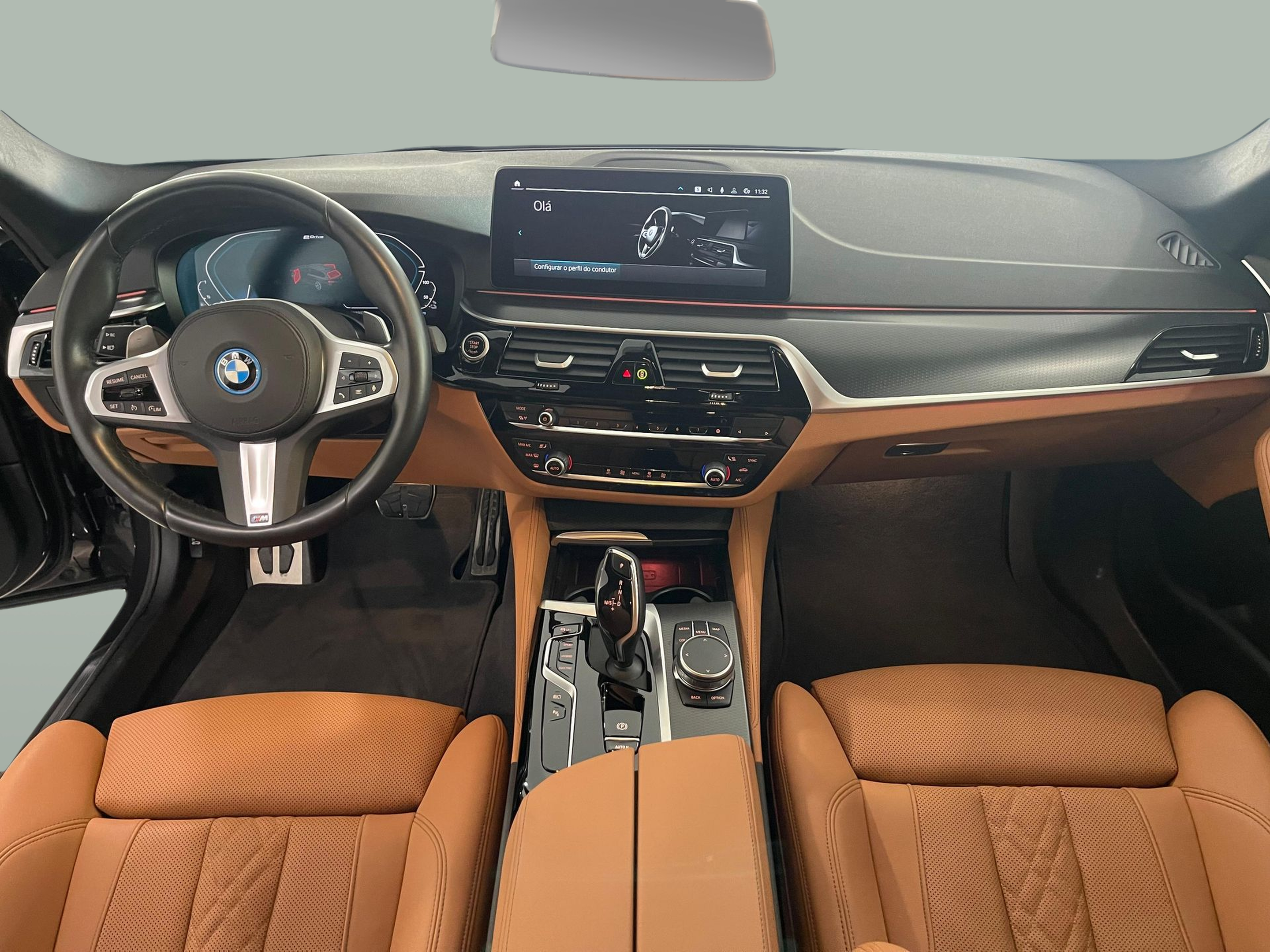 BMW Série 5 530e Touring color Gris. Año 2023. 215KW(292CV). Elétrico / Gasolina Híbrido. En concesionario Santogal Carnaxide de Oeiras