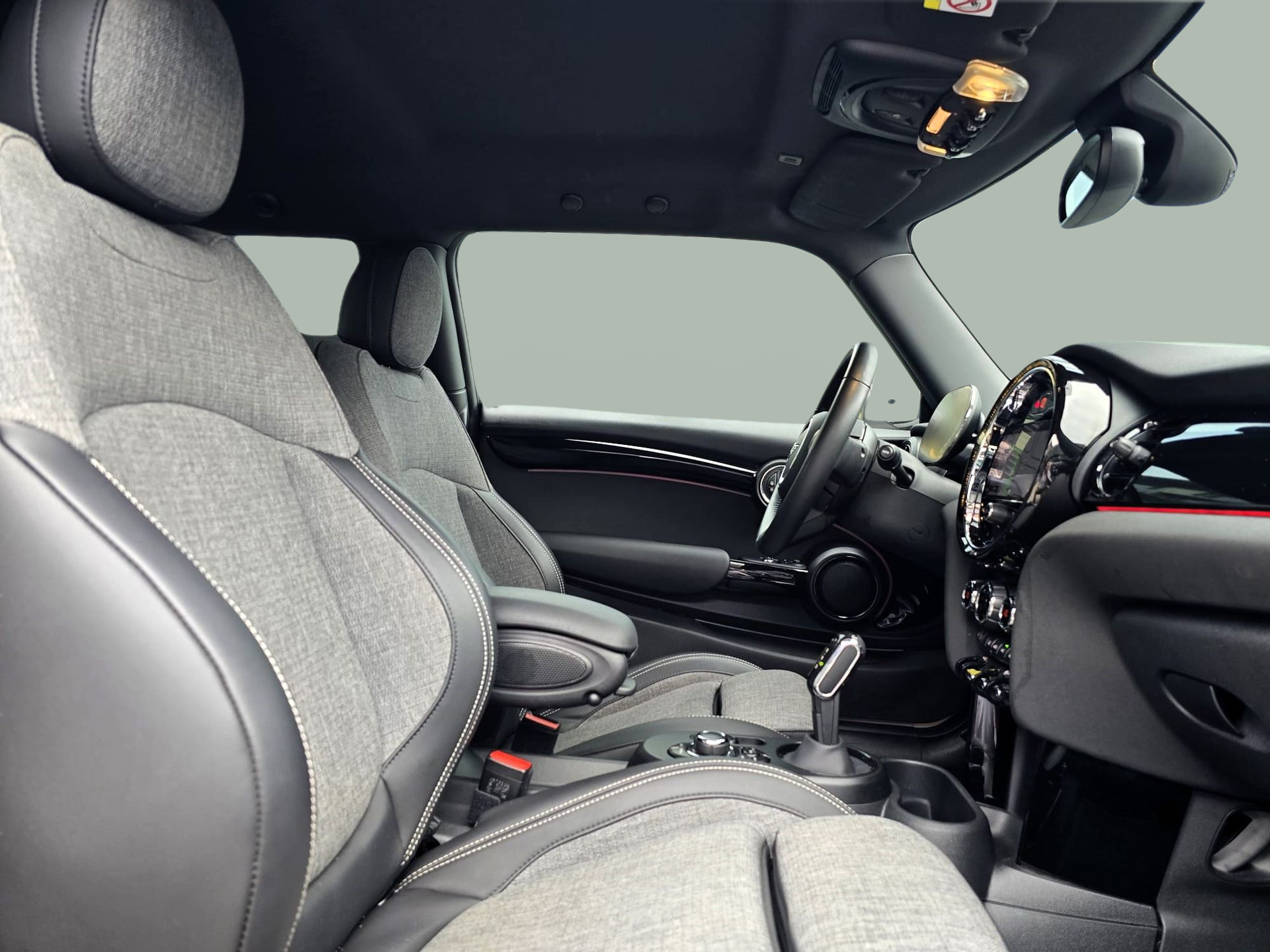 fotoG 7 del MINI MINI Cooper S E 135 kW (184 CV) 184cv Elétrico de 2023 em Oeiras