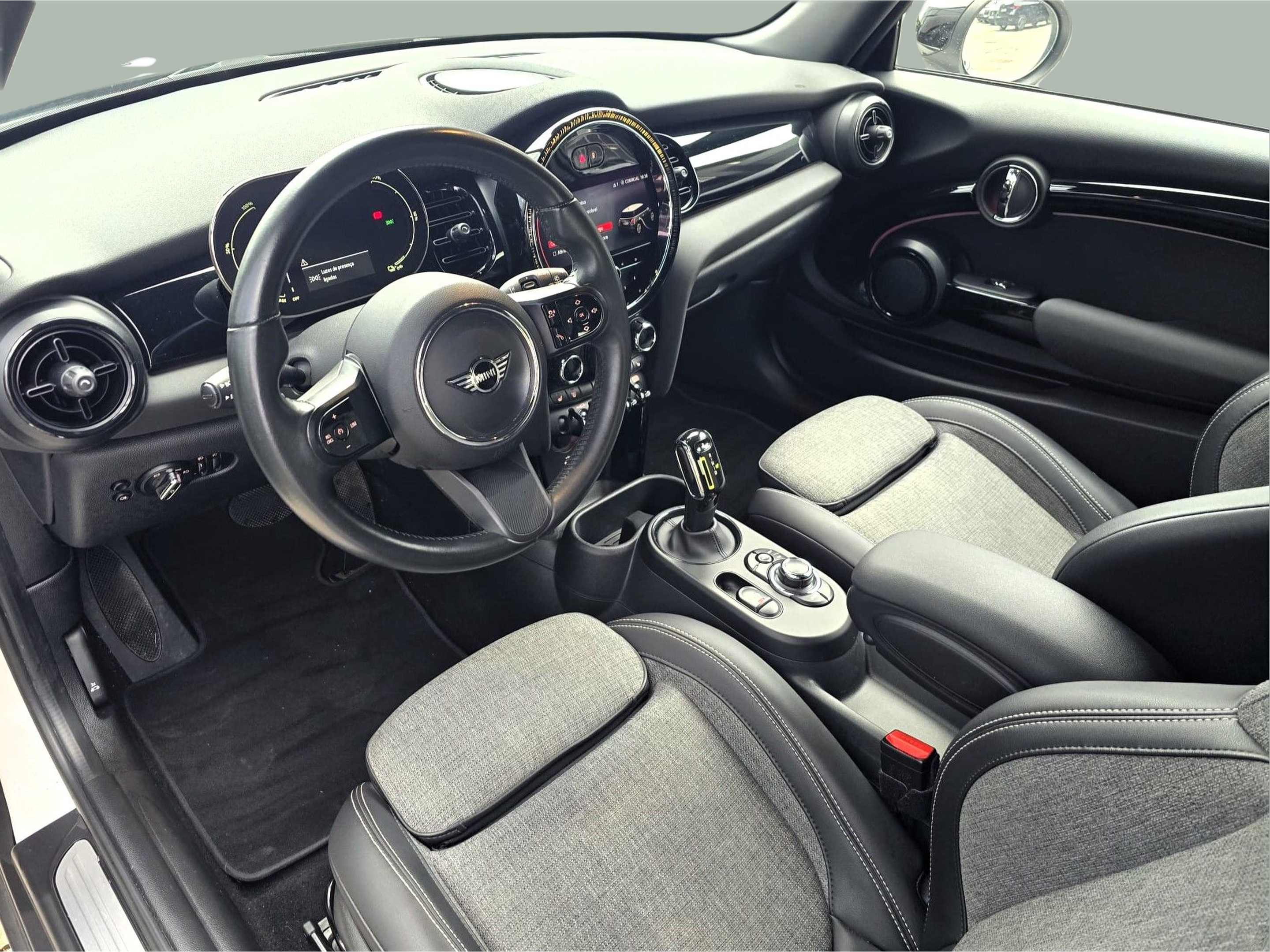 fotoG 12 del MINI MINI Cooper S E 135 kW (184 CV) 184cv Elétrico de 2023 em Oeiras