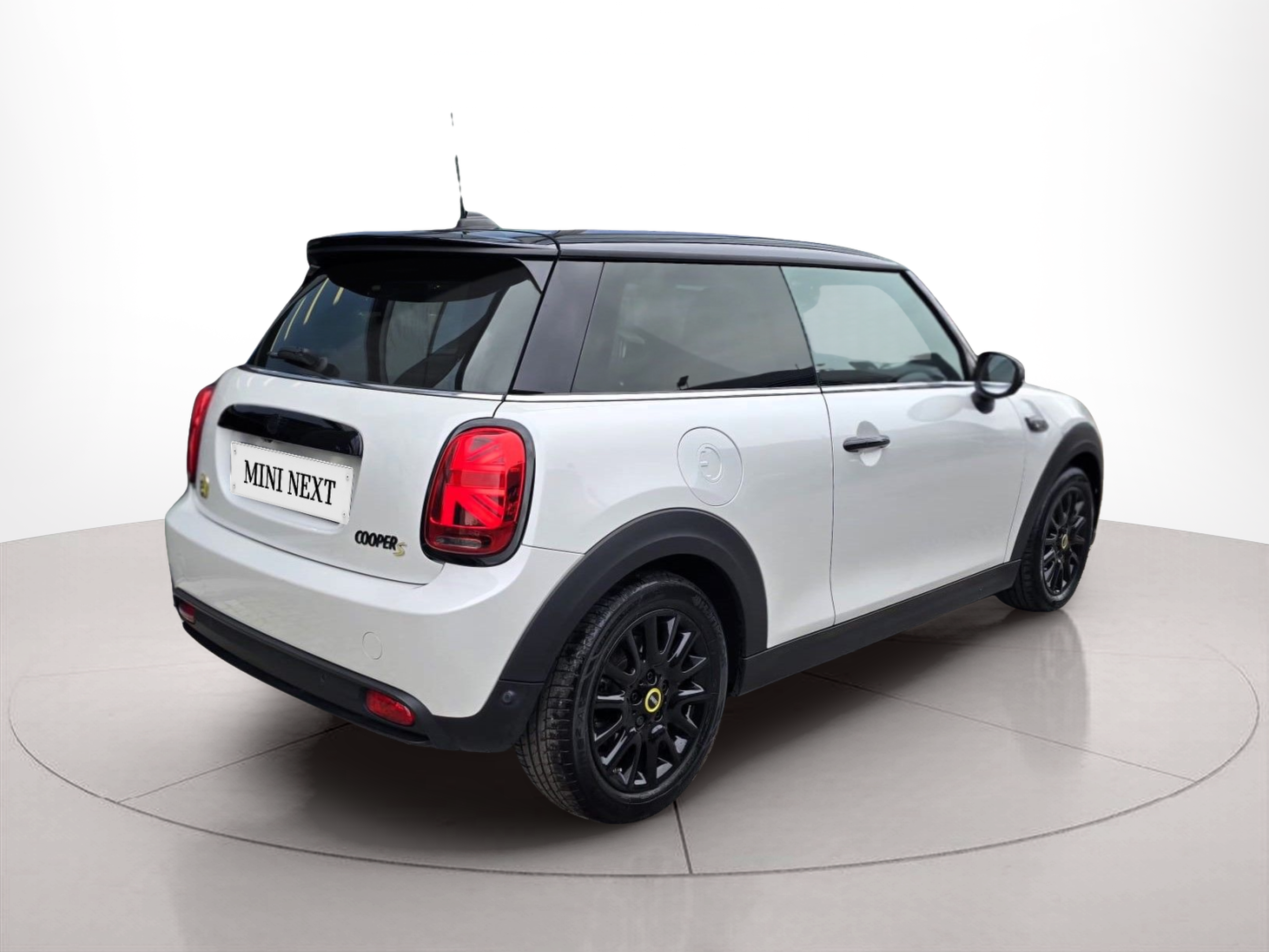 fotoG 3 del MINI MINI Cooper S E 135 kW (184 CV) 184cv Elétrico de 2023 em Oeiras