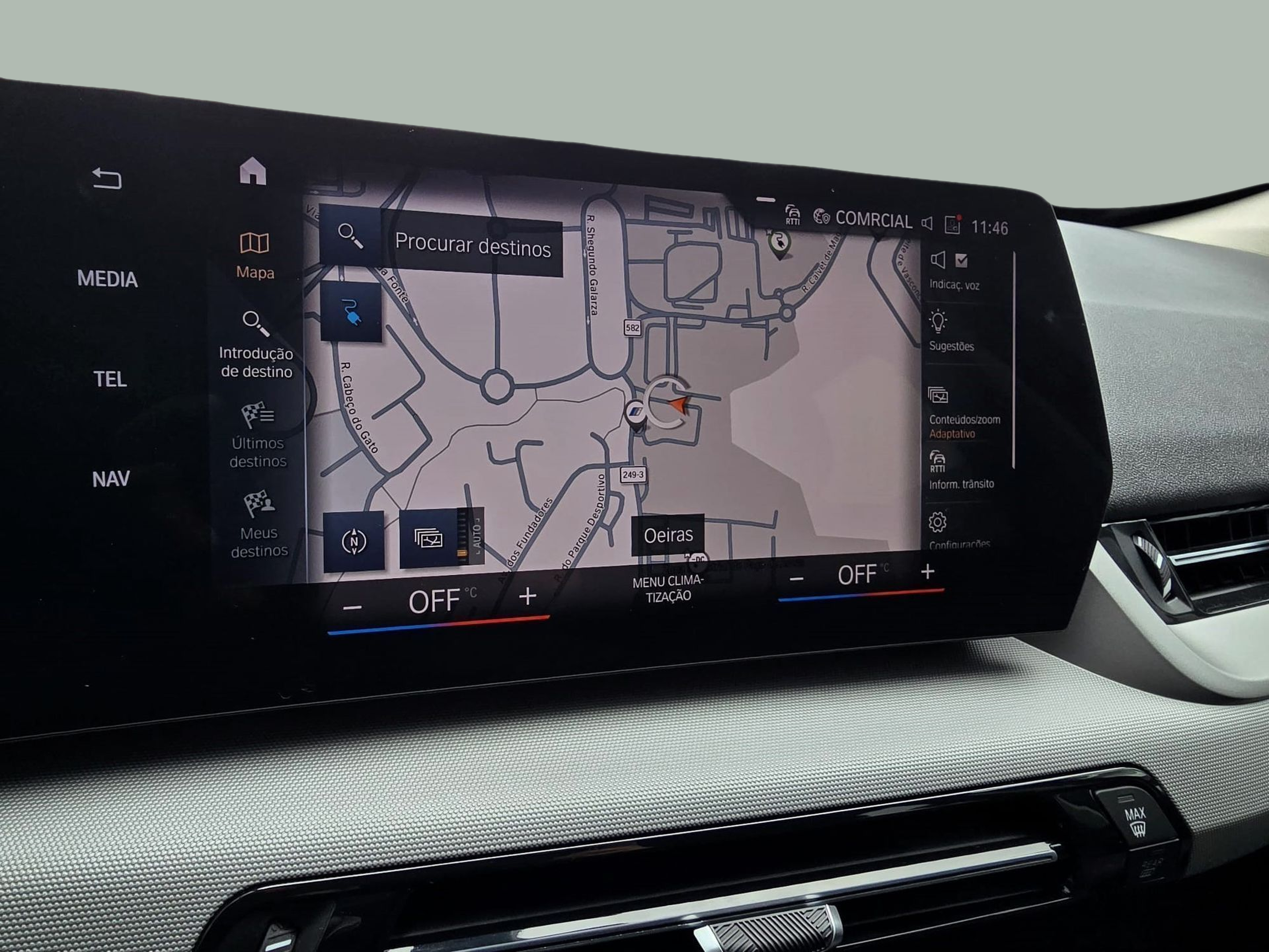 BMW iX1 xDrive30 color Dorado. Año 2023. 230KW(313CV). Elétrico. En concesionario Santogal Oeiras de Oeiras