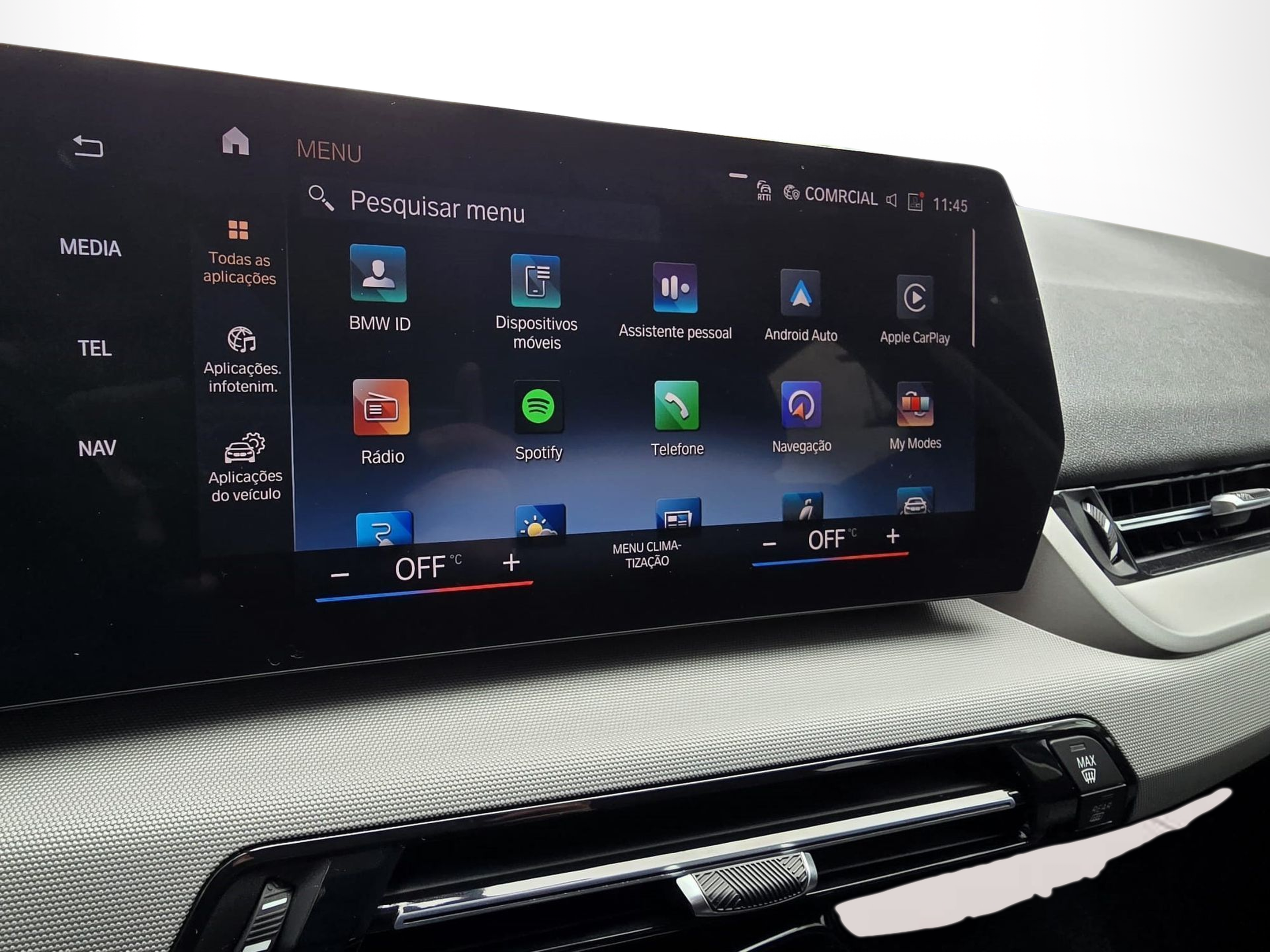 BMW iX1 xDrive30 color Dorado. Año 2023. 230KW(313CV). Elétrico. En concesionario Santogal Oeiras de Oeiras