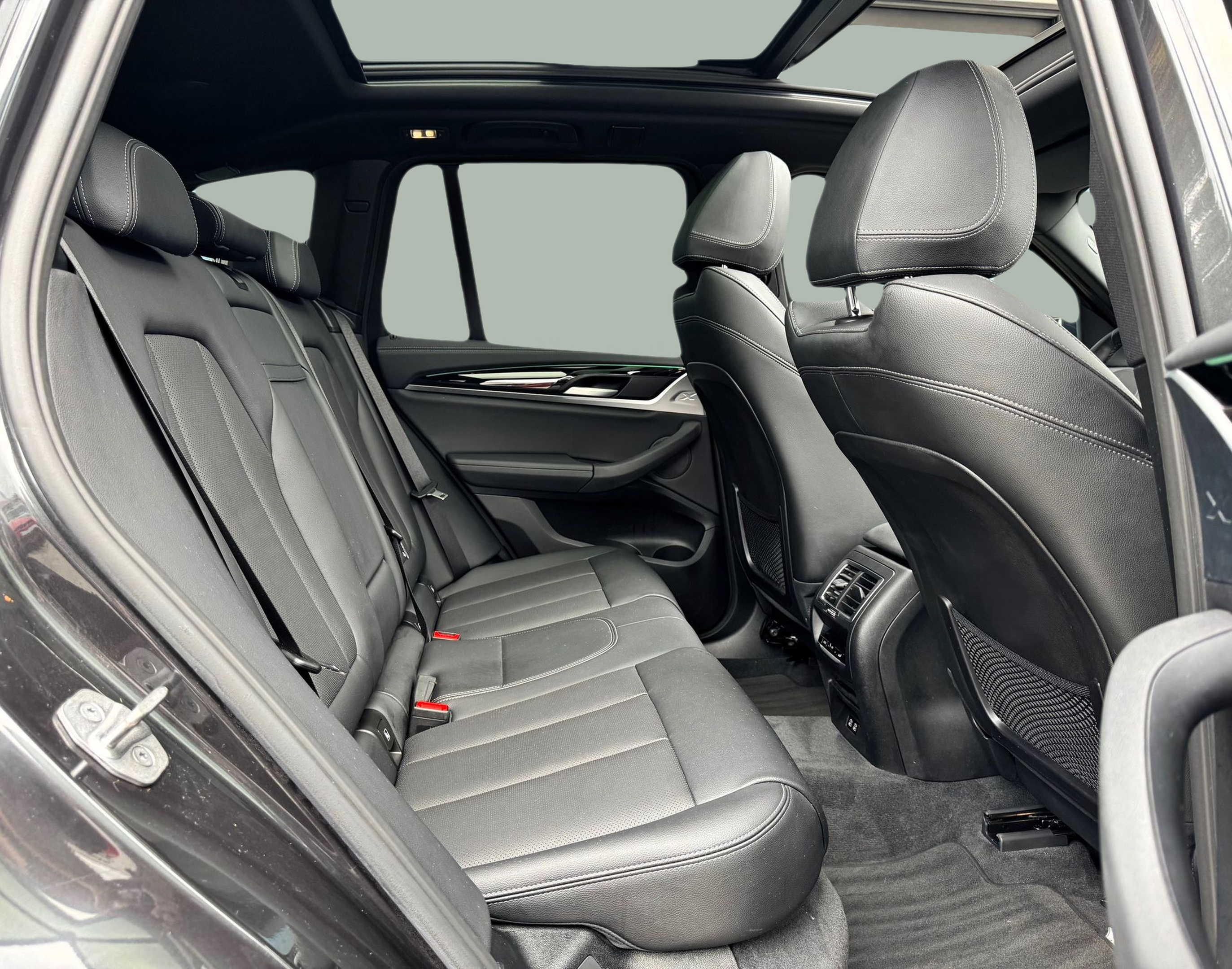 BMW iX3 iX3 80 kWh color Gris. Año 2023. 210KW(286CV). Elétrico. En concesionario Santogal Oeiras de Oeiras