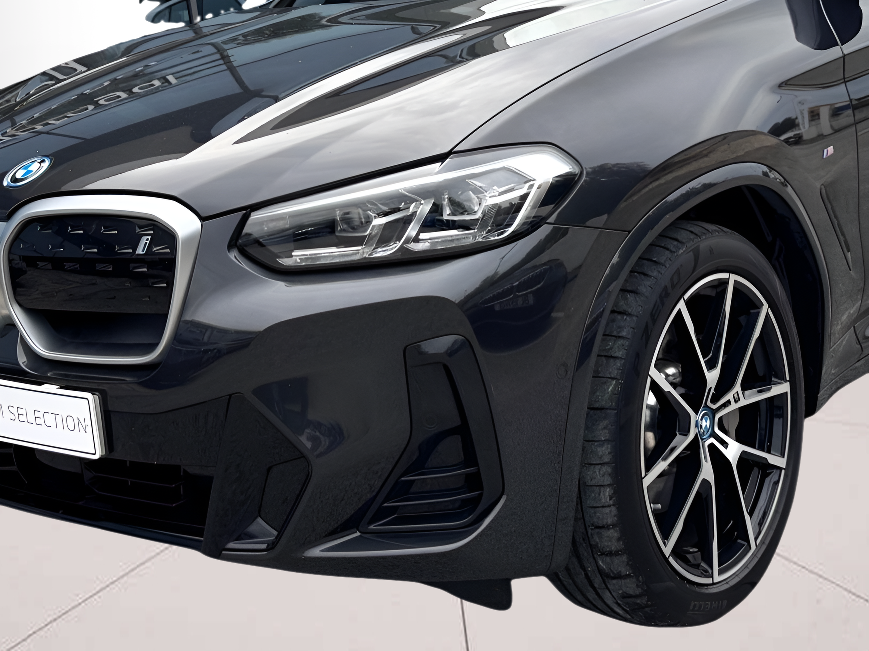 BMW iX3 iX3 80 kWh color Gris. Año 2023. 210KW(286CV). Elétrico. En concesionario Santogal Oeiras de Oeiras