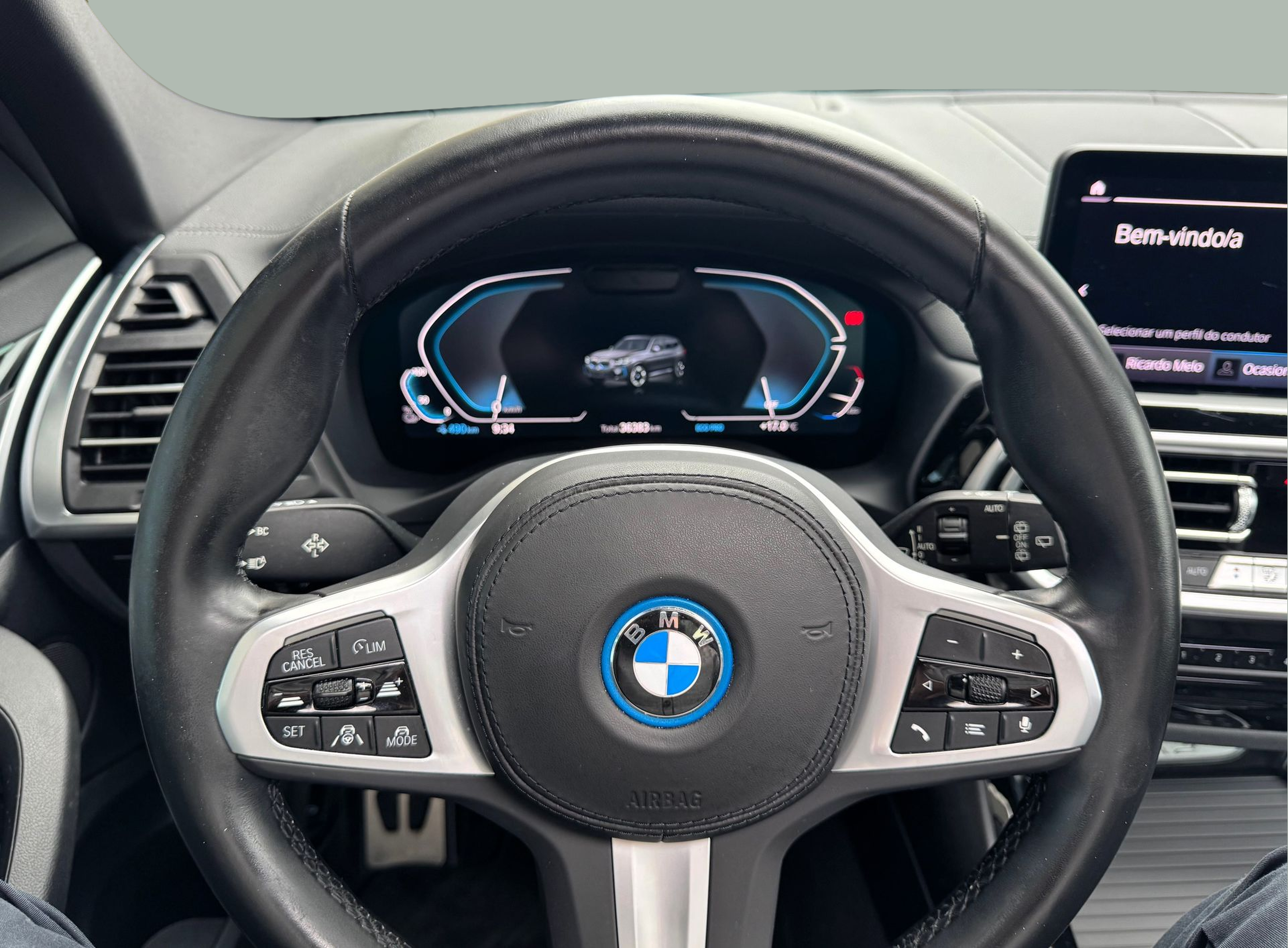 BMW iX3 iX3 80 kWh color Gris. Año 2023. 210KW(286CV). Elétrico. En concesionario Santogal Oeiras de Oeiras