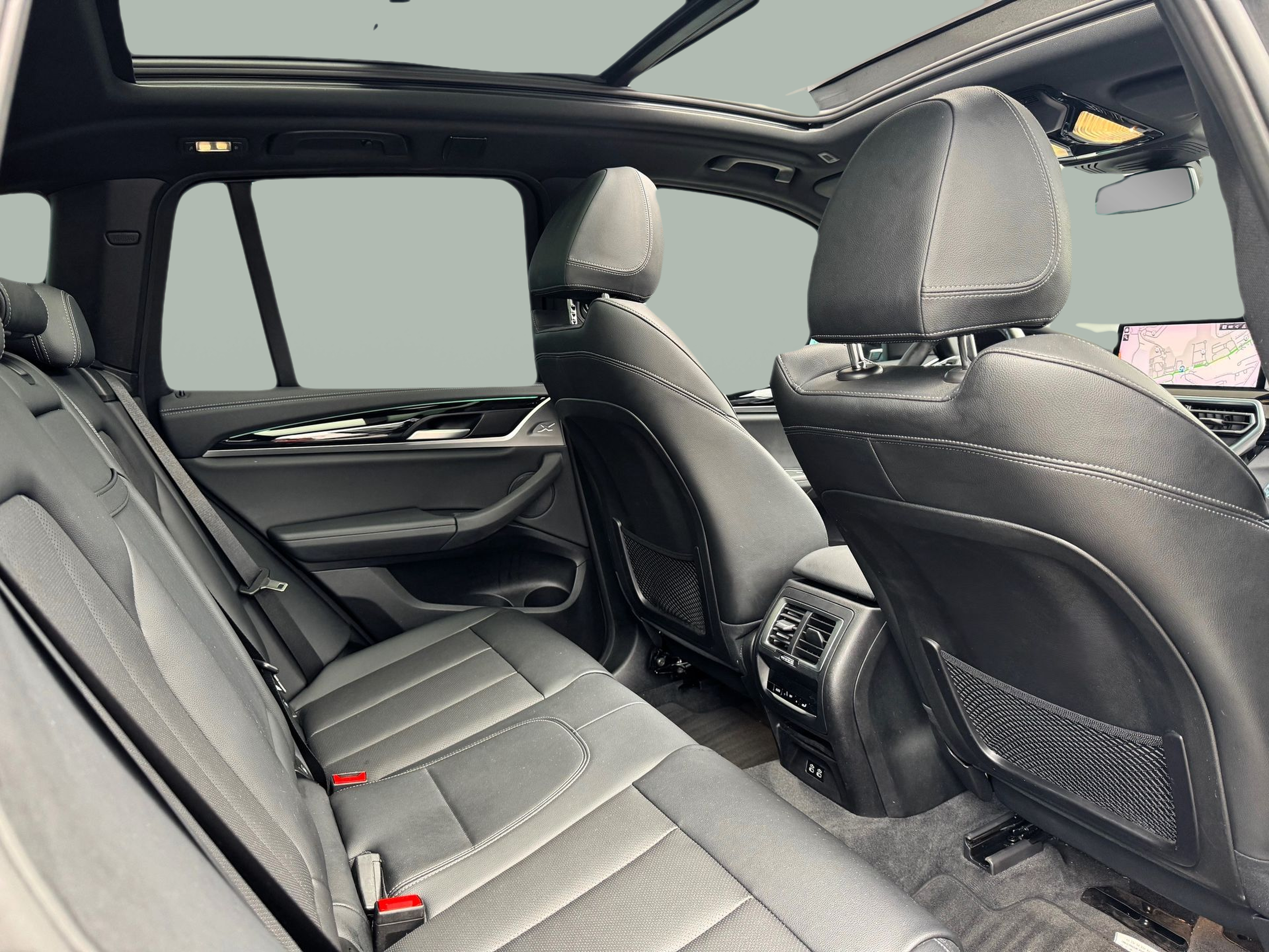 BMW iX3 iX3 80 kWh color Gris. Año 2023. 210KW(286CV). Elétrico. En concesionario Santogal Oeiras de Oeiras