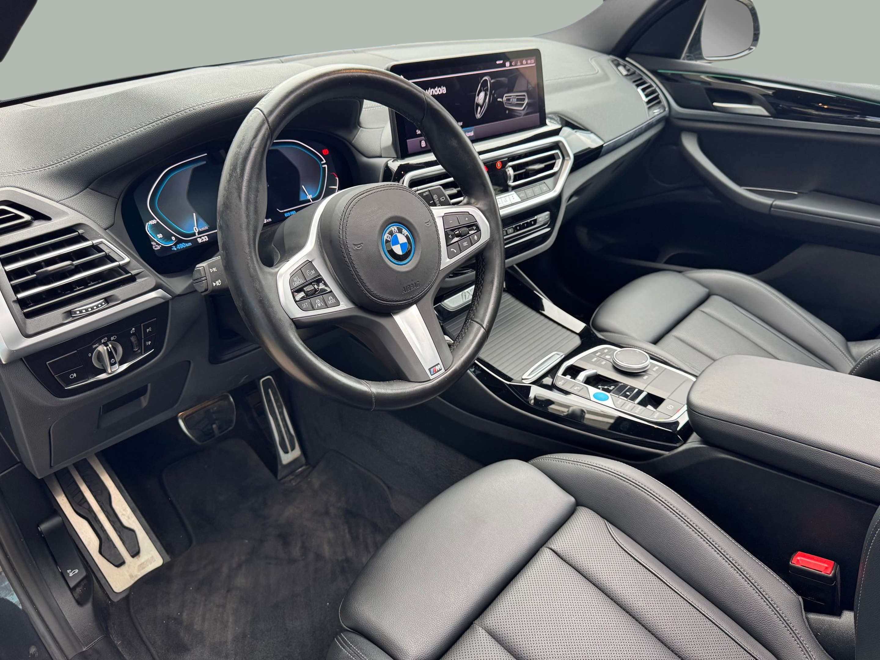 BMW iX3 iX3 80 kWh color Gris. Año 2023. 210KW(286CV). Elétrico. En concesionario Santogal Oeiras de Oeiras