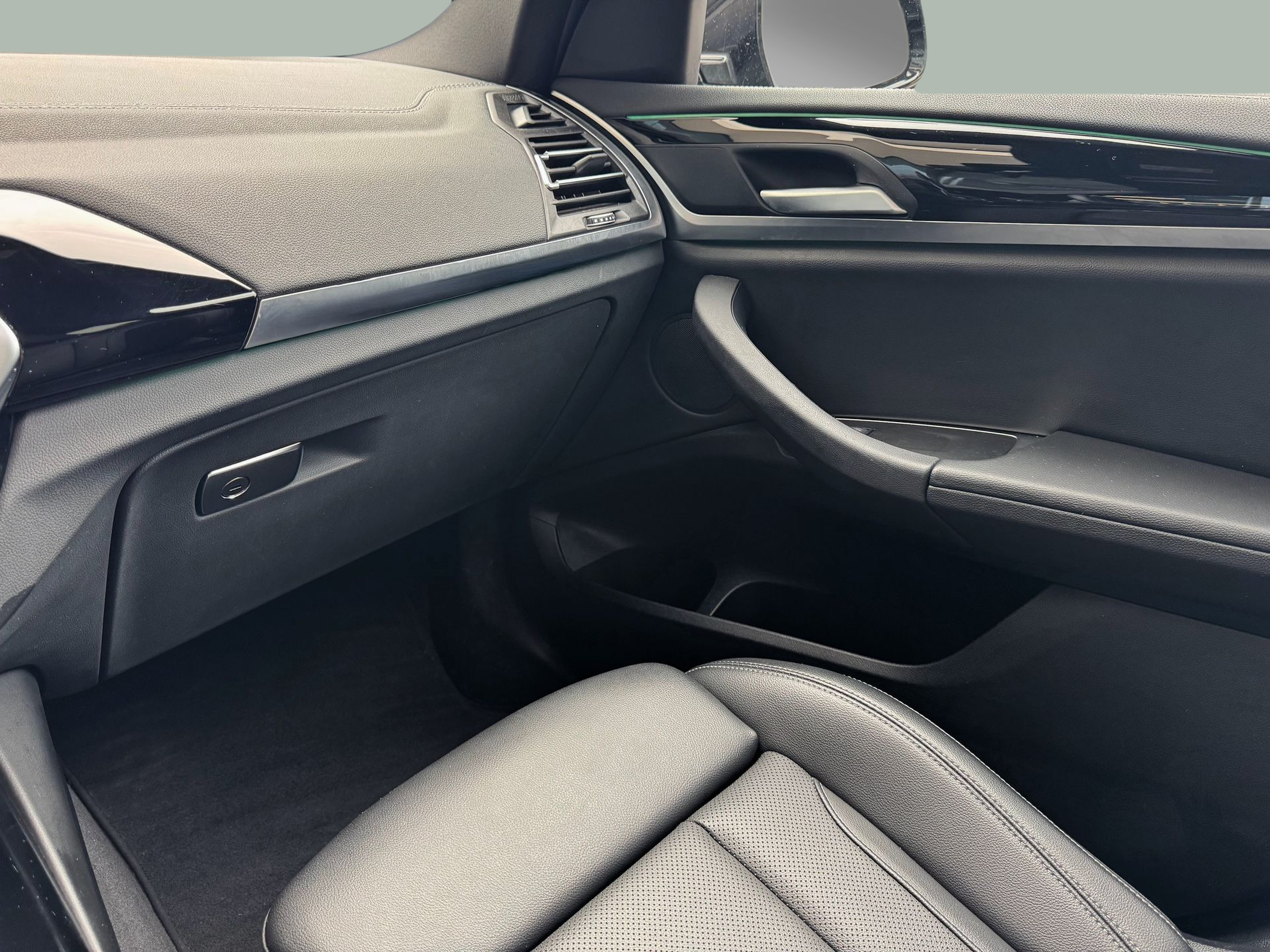 BMW iX3 iX3 80 kWh color Gris. Año 2023. 210KW(286CV). Elétrico. En concesionario Santogal Oeiras de Oeiras