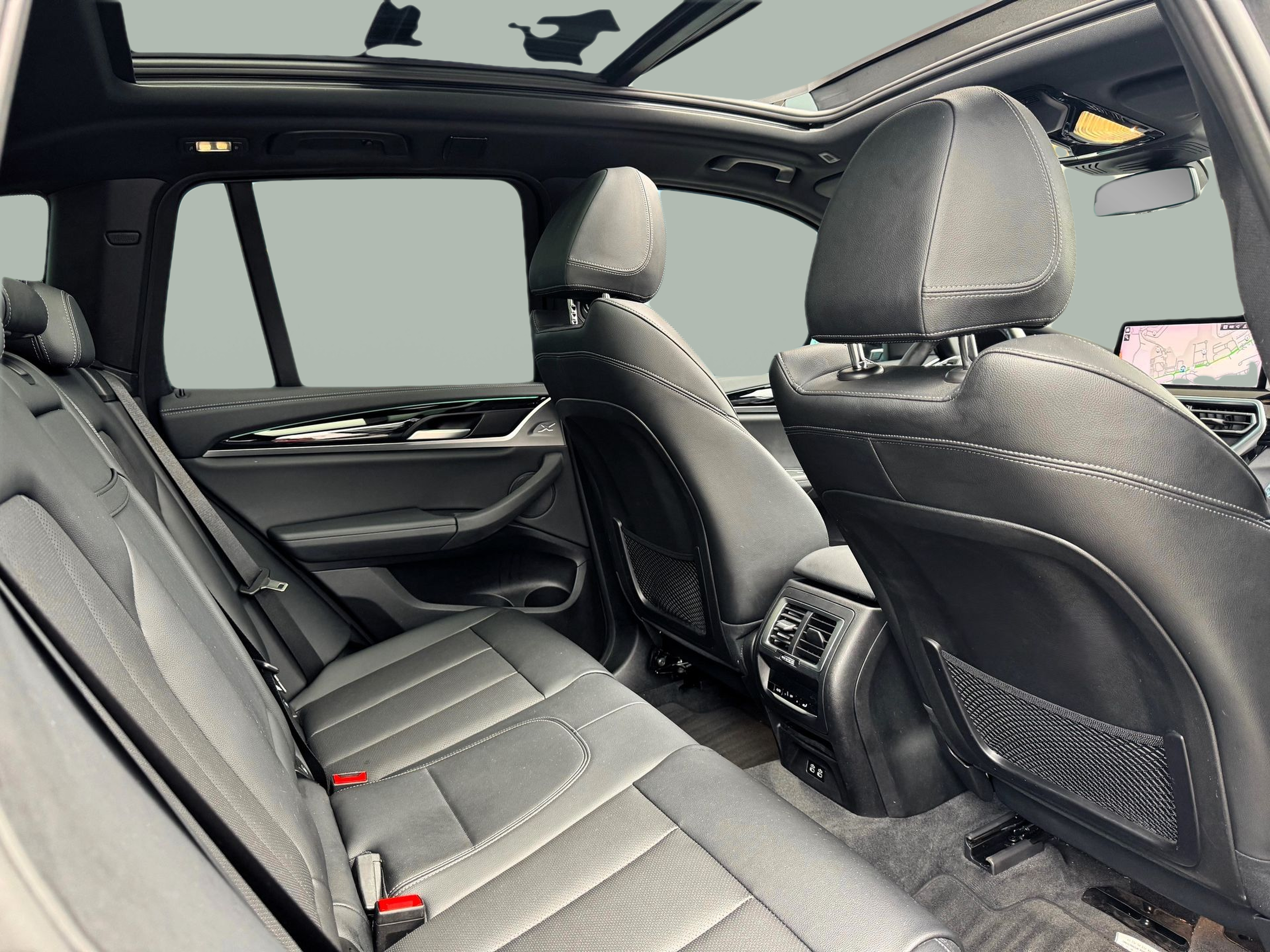 BMW iX3 iX3 80 kWh color Gris. Año 2023. 210KW(286CV). Elétrico. En concesionario Santogal Oeiras de Oeiras