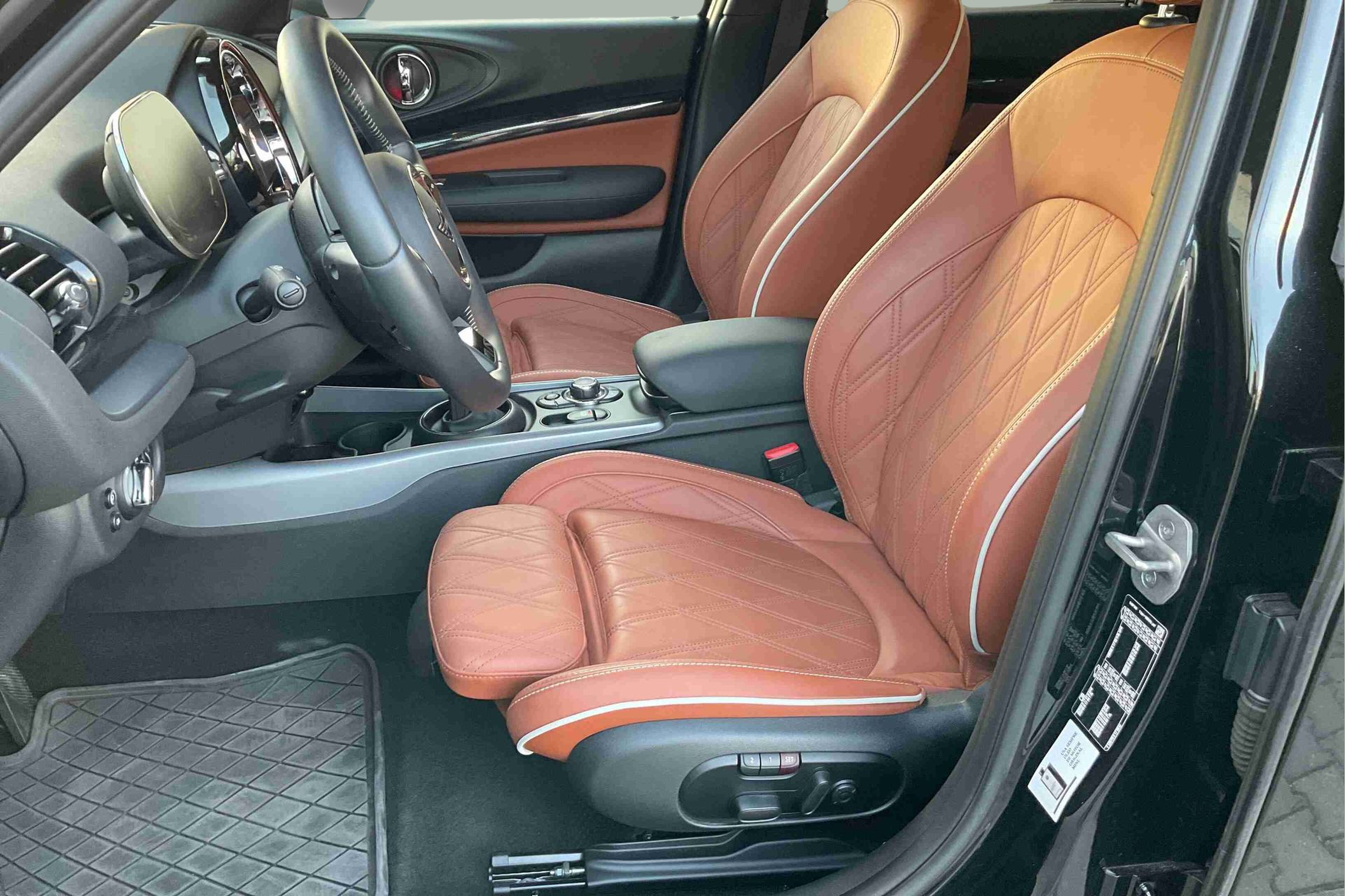 fotoG 9 del MINI MINI Clubman Cooper D 110 kW (150 CV) 150cv Diesel de 2023 em Oeiras