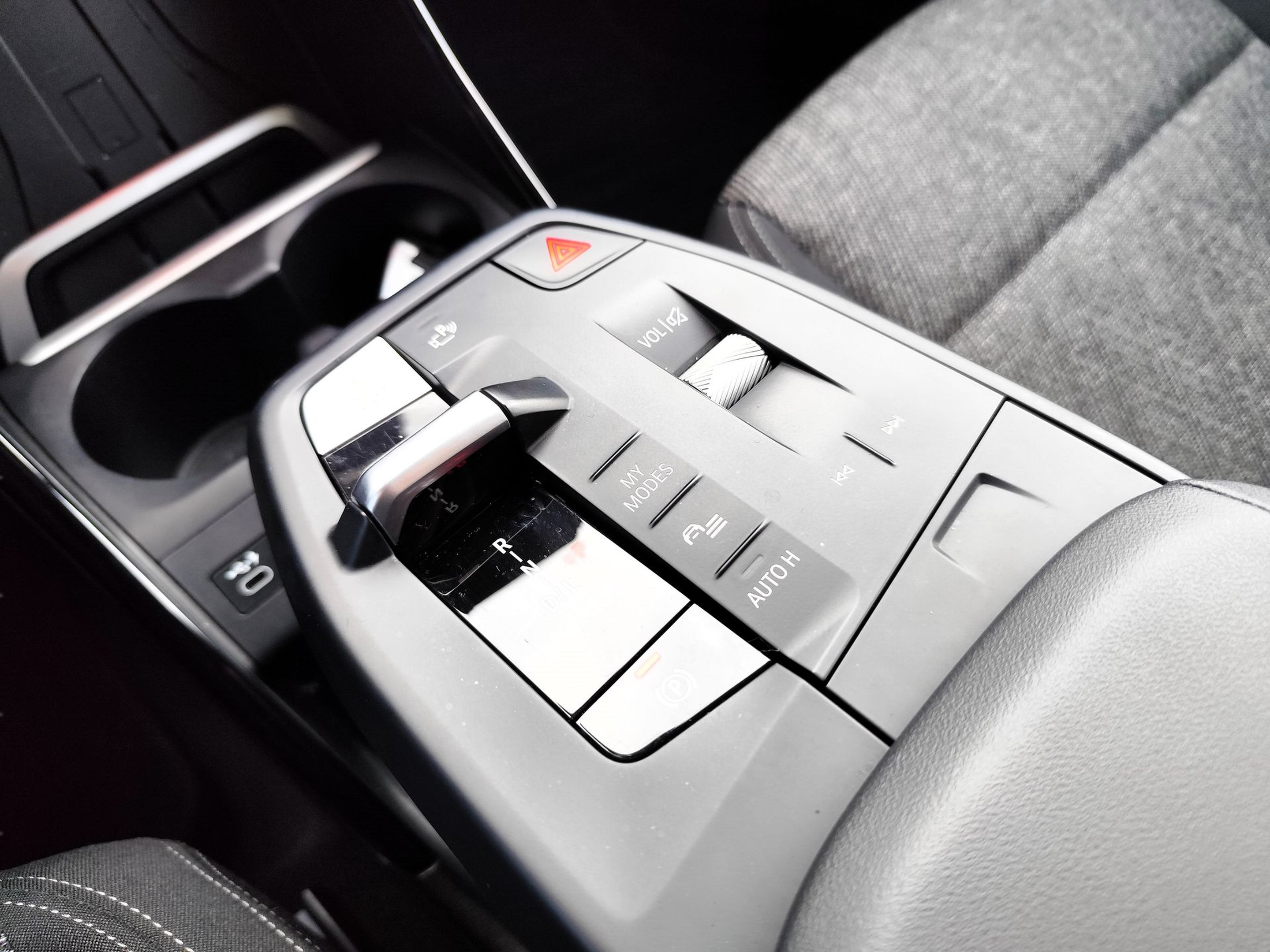 BMW Série 2 218i Active Tourer color Blanco. Año 2024. 100KW(136CV). Gasolina. En concesionario Santogal Oeiras de Oeiras