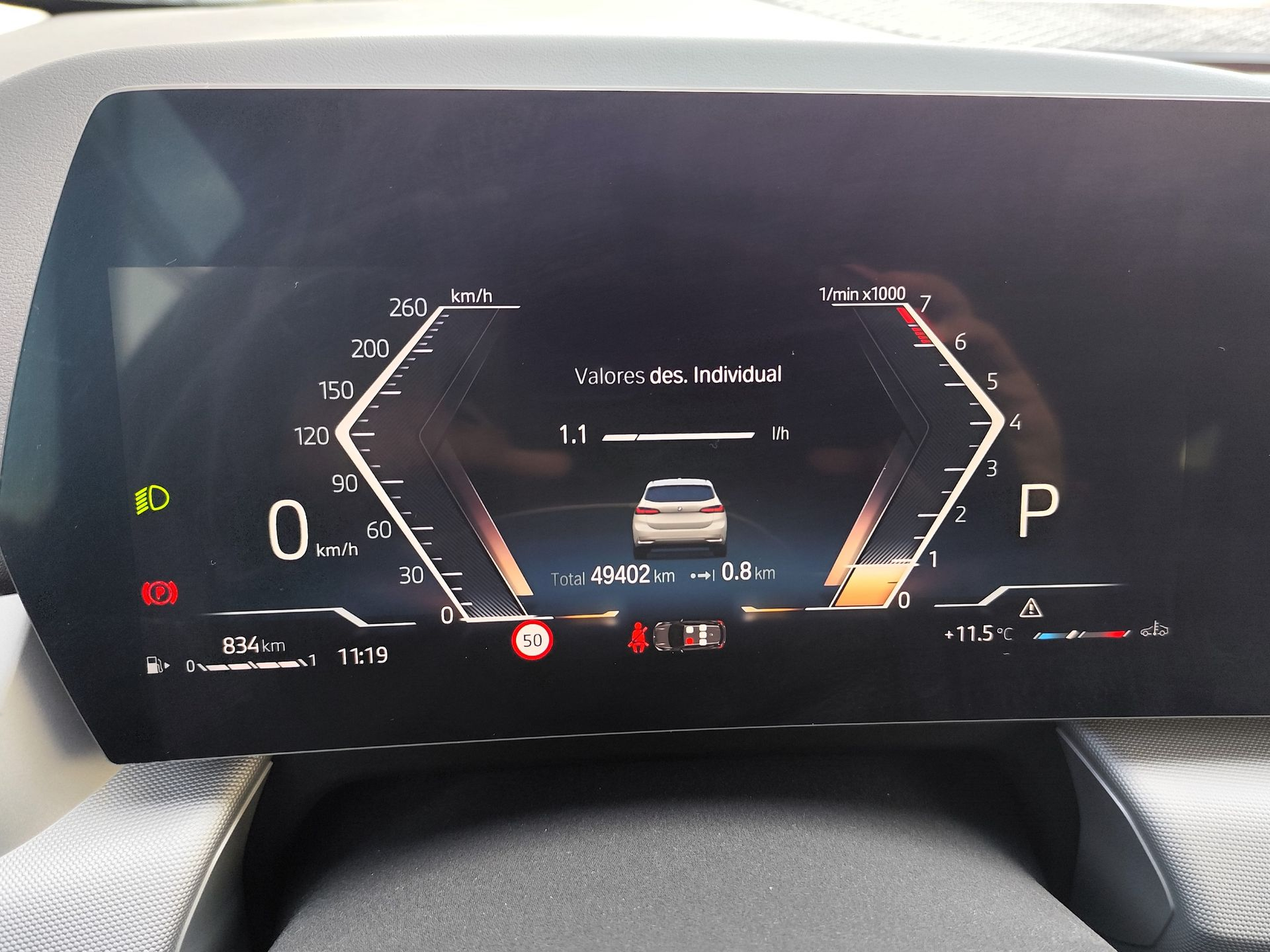 BMW Série 2 218i Active Tourer color Blanco. Año 2024. 100KW(136CV). Gasolina. En concesionario Santogal Oeiras de Oeiras