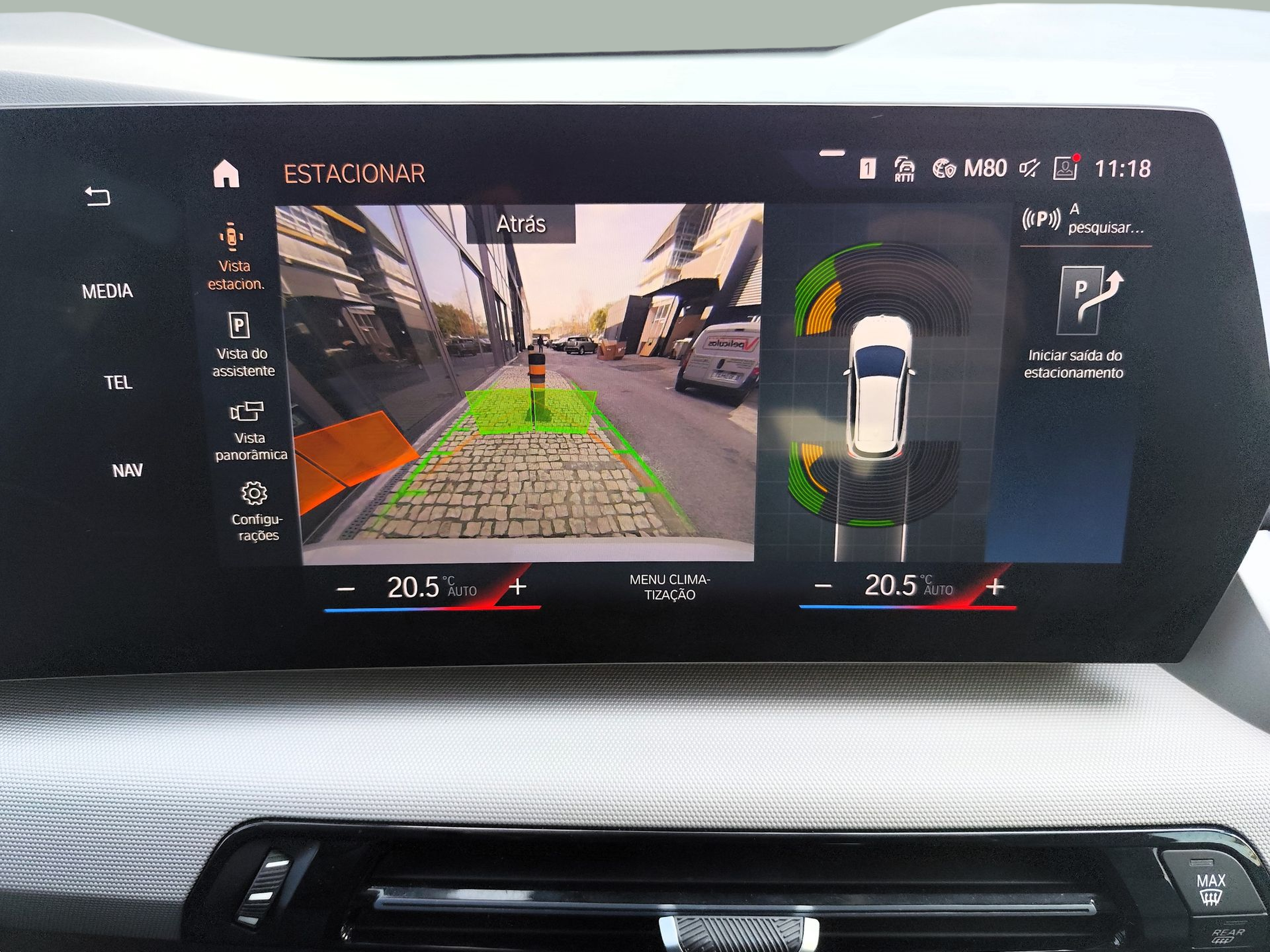 BMW Série 2 218i Active Tourer color Blanco. Año 2024. 100KW(136CV). Gasolina. En concesionario Santogal Oeiras de Oeiras