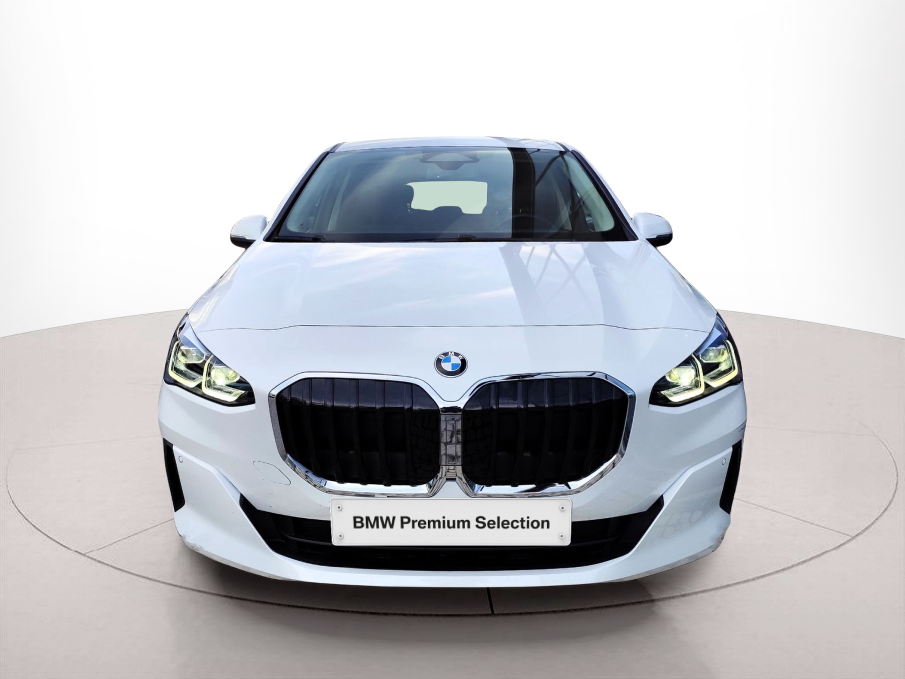 Fotos de BMW Série 2 218i Active Tourer color Blanco. Año 2024. 100KW(136CV). Gasolina. En concesionario Santogal Oeiras de Oeiras